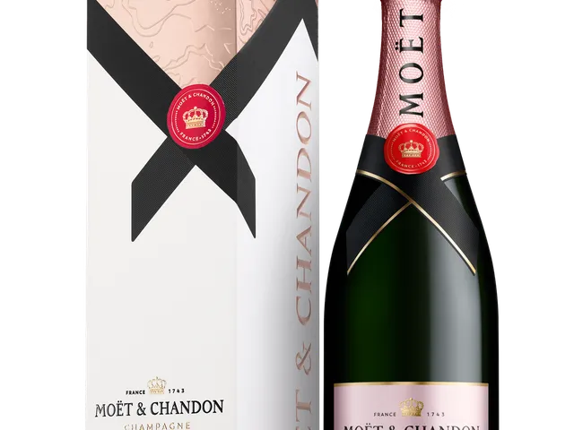 Moet & Chandon Brut Rosé 750ml GB
