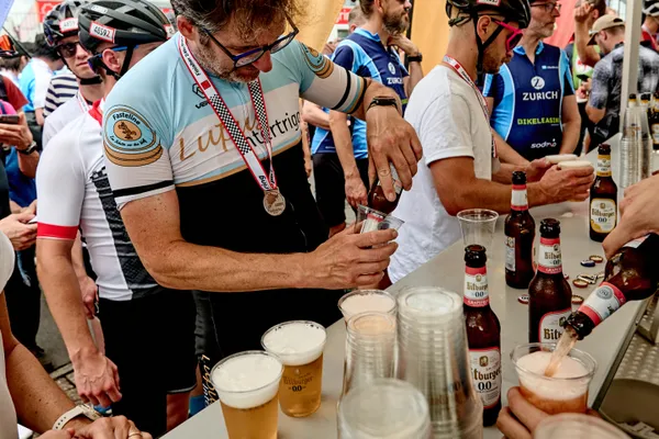 Nach dem Finish ist vor dem Feiern