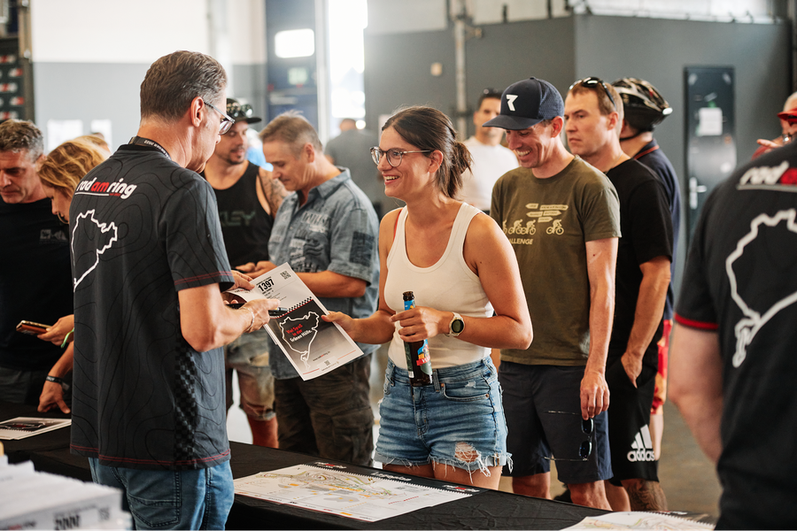 Teilnehmer-Center Anmeldung Ausgabe Startunterlagen Rad am Ring