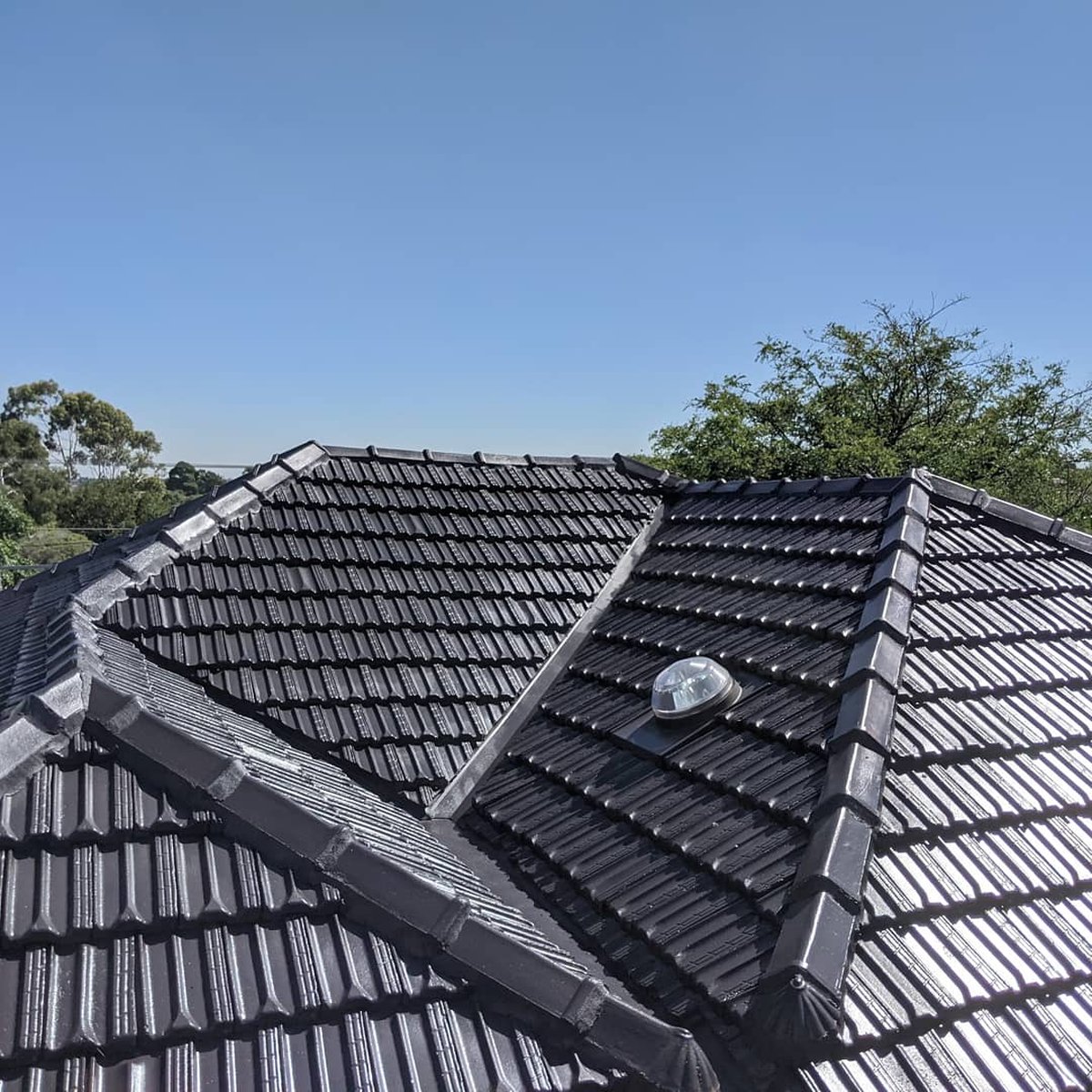 Can you paint terracotta or concrete roof tiles?