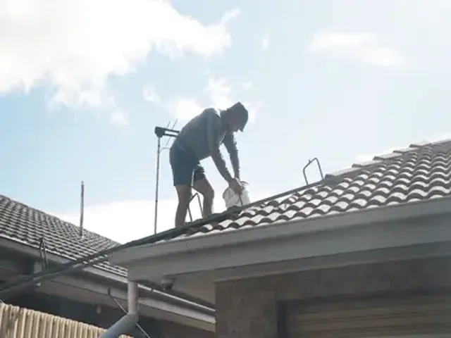 Does home insurance cover a leaking roof in Australia?