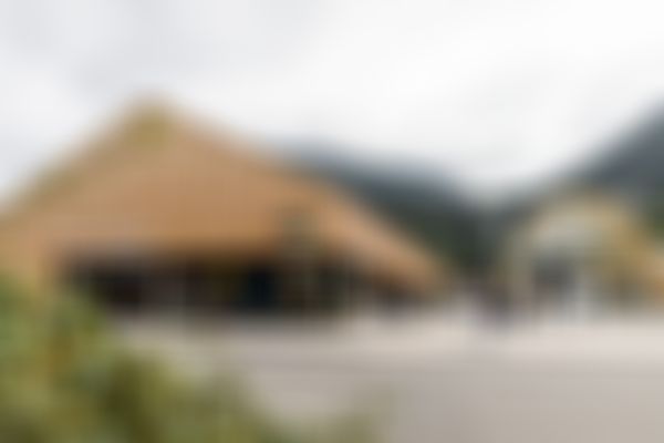 Gebäude des NTC Sports Skiverleihs in Oberstdorf