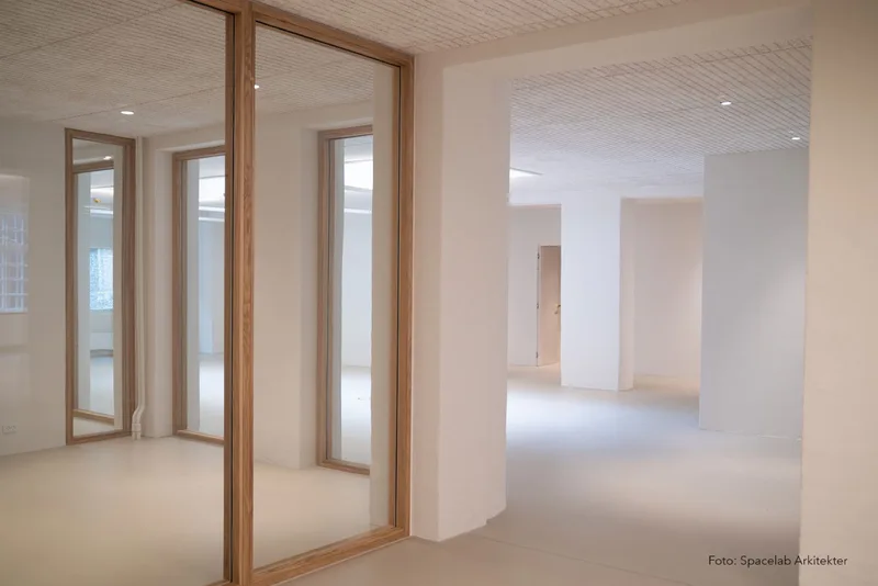 Spacelab Arkitekter – dør og glasparti i egetræ