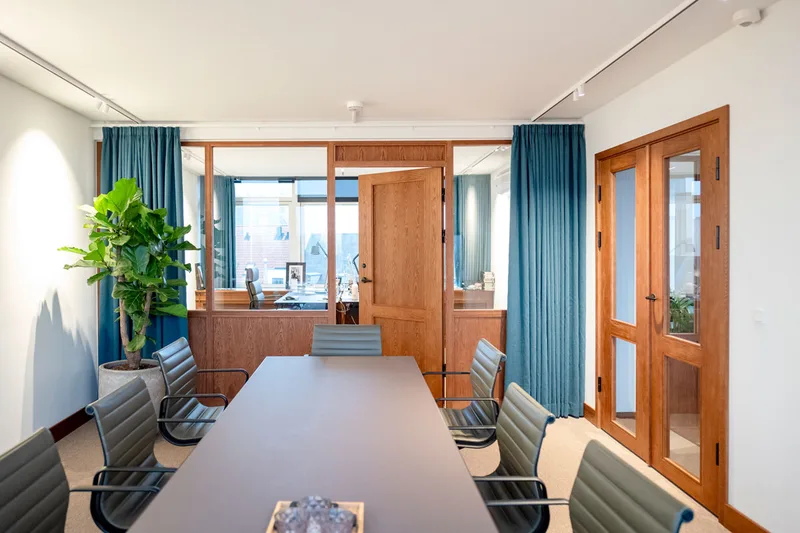 HAUS – mid-century Manhattan-miljø med træ og glas