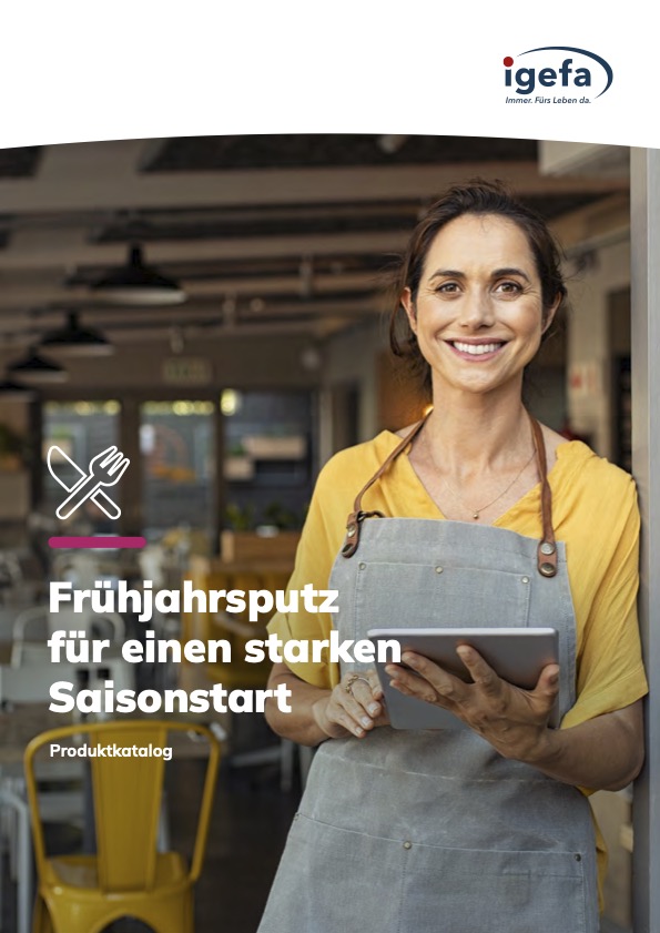 Katalogtitel Frühjahrsputz für einen starken Saisonstart, Gastronomin mit Tablet