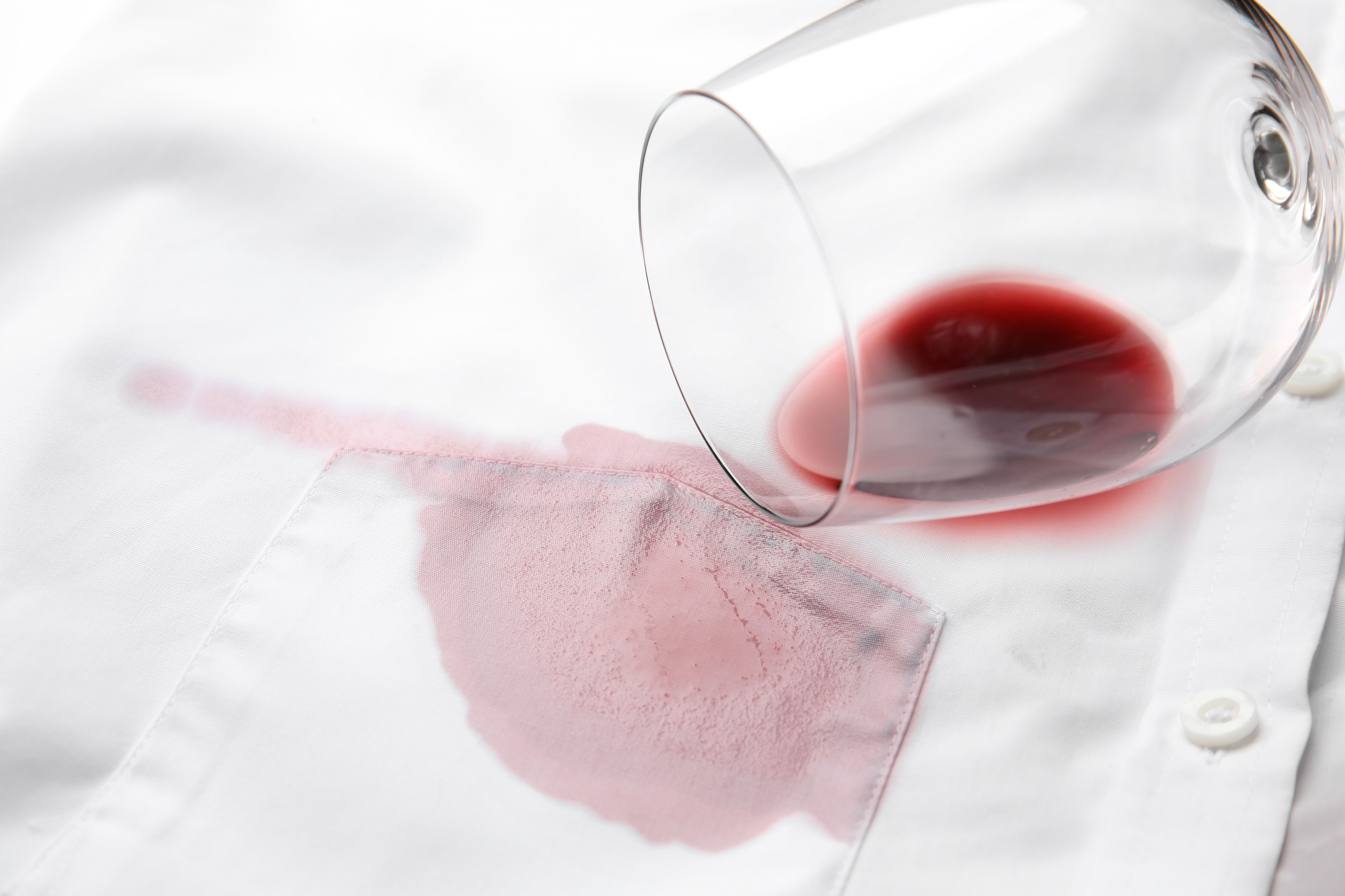 Rotwein Fleck Bluse