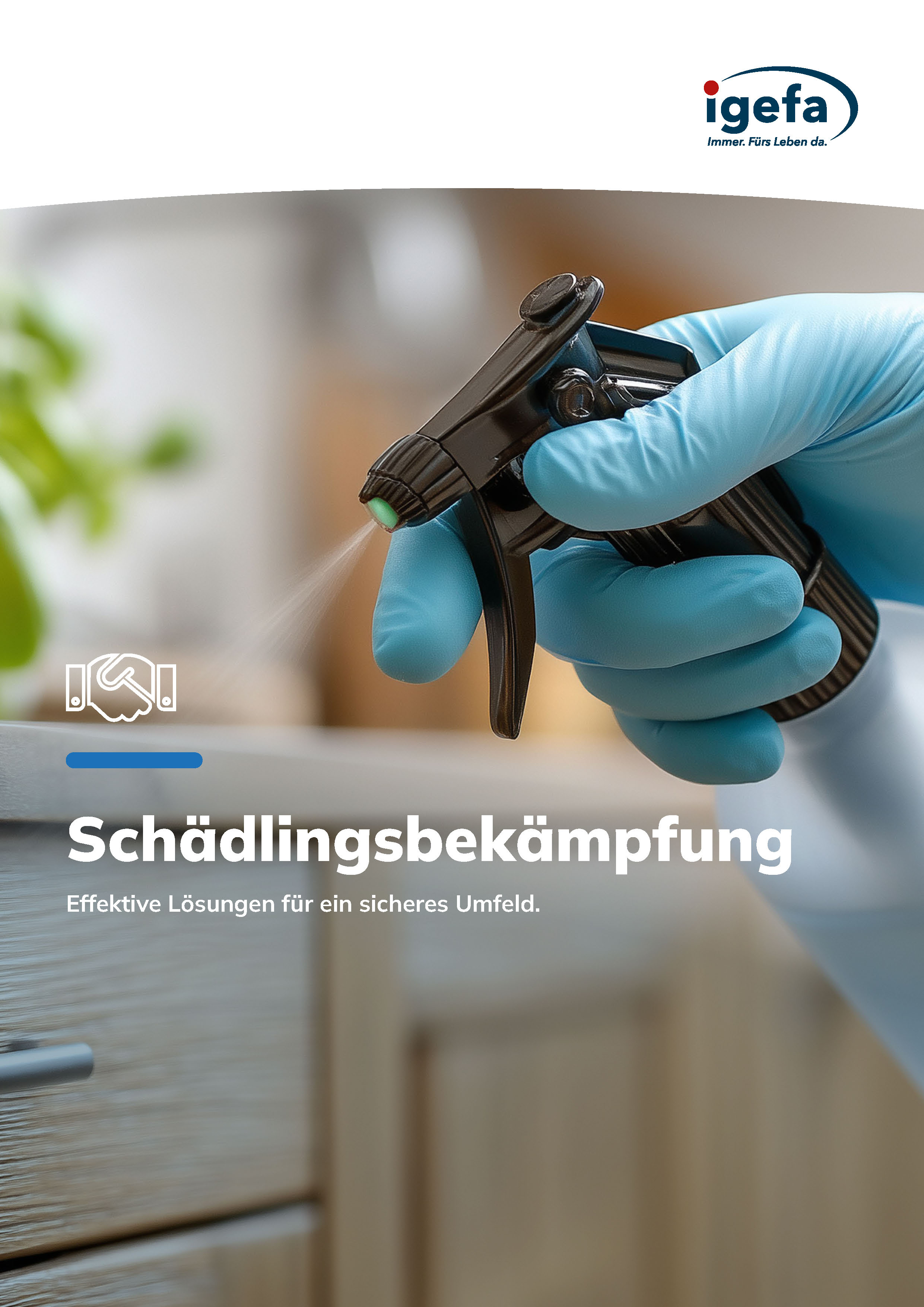 Broschürentitel Schädlingsbekämpfung, behandschuhte Hand mit Sprühflasche