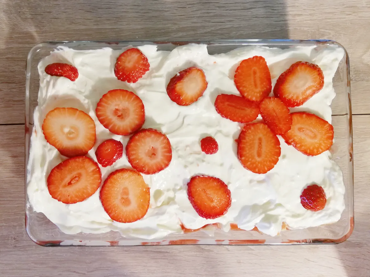 Erdbeer-Tiramisu fertig groß