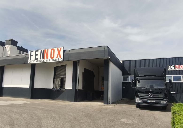Logistikstandort Ostfildern mit Schriftzug FENNOX Crossdock & Logistic