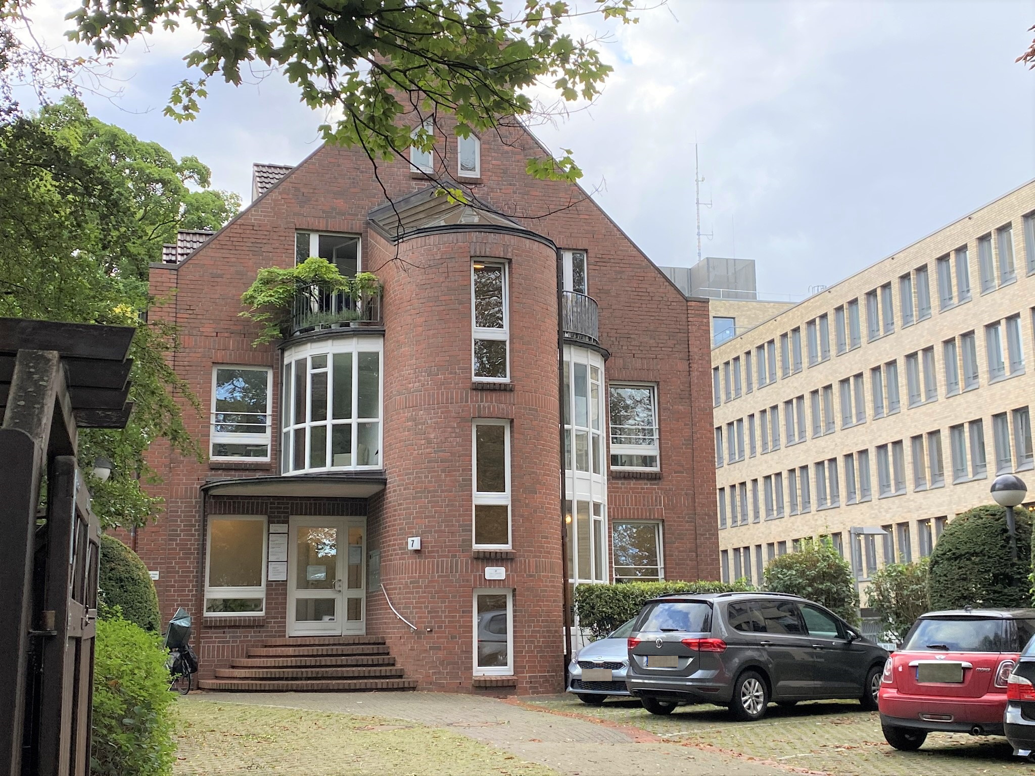 Privater Investor kauft attraktives Wohn- und Ärztehaus in Hamburg-Wandsbek