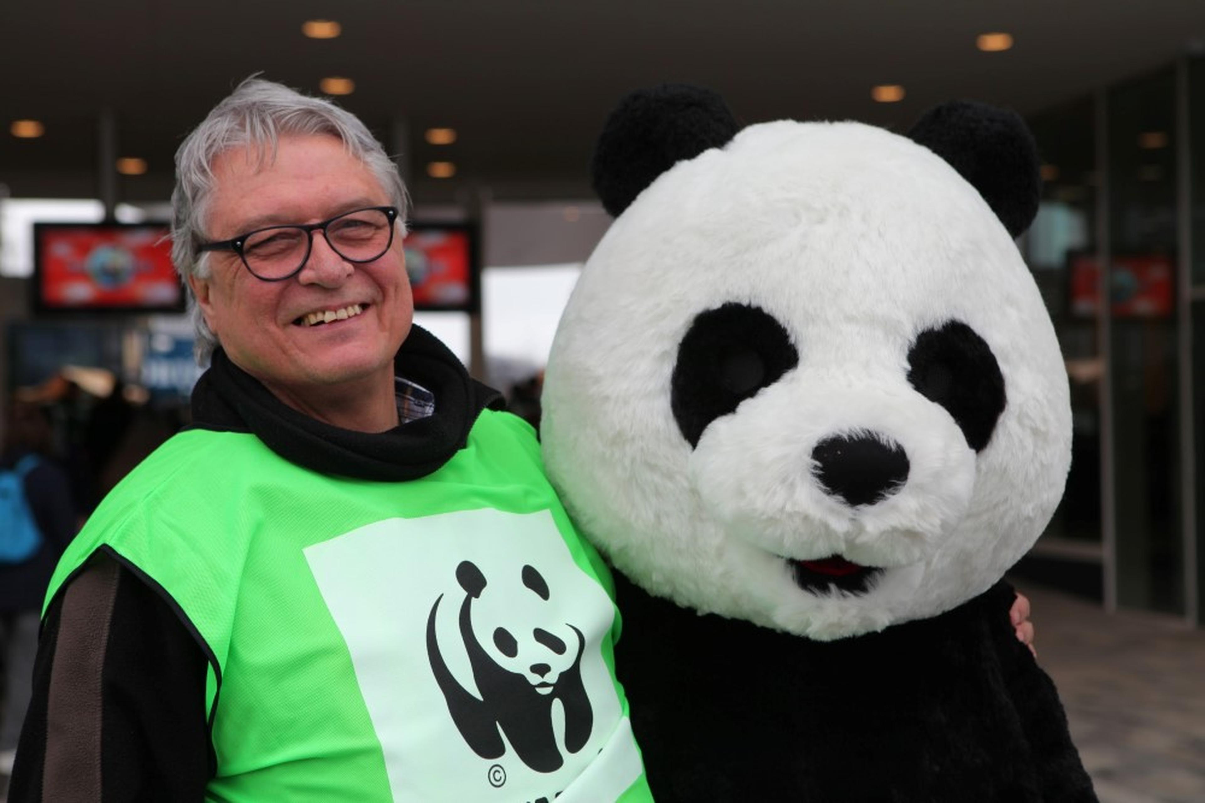 Vrijwilliger met panda