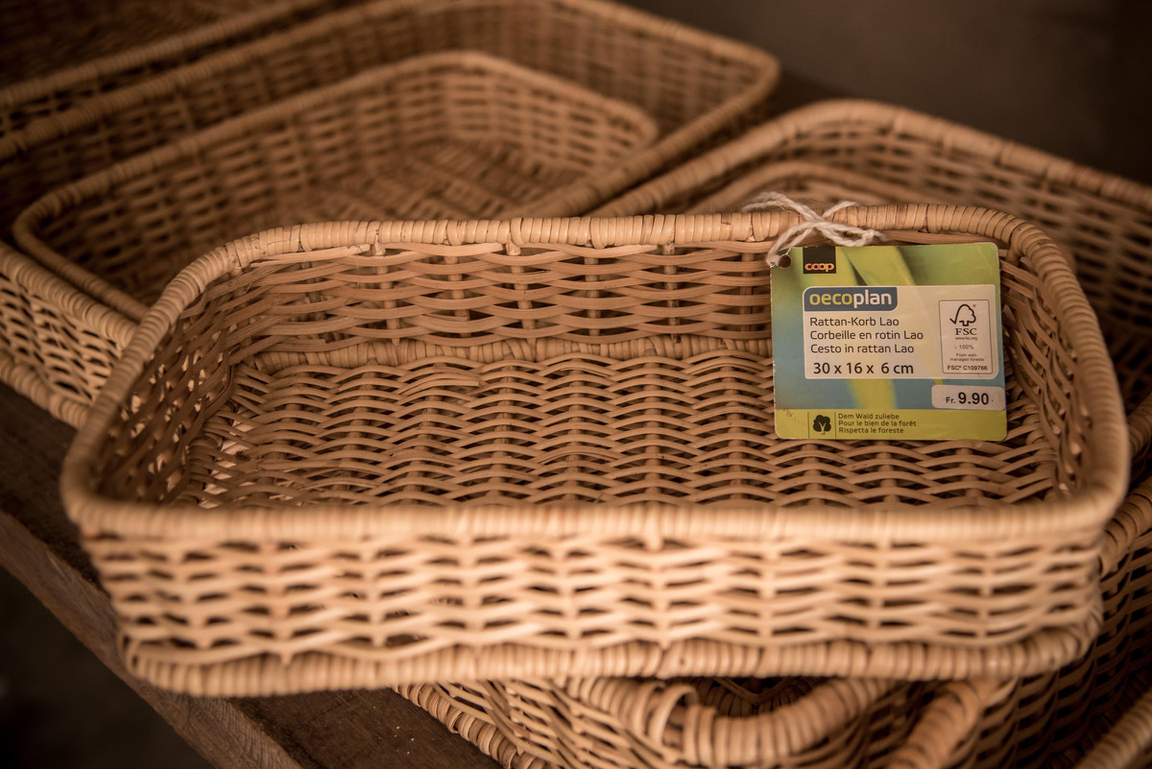 mand met label met fsc logo erop
