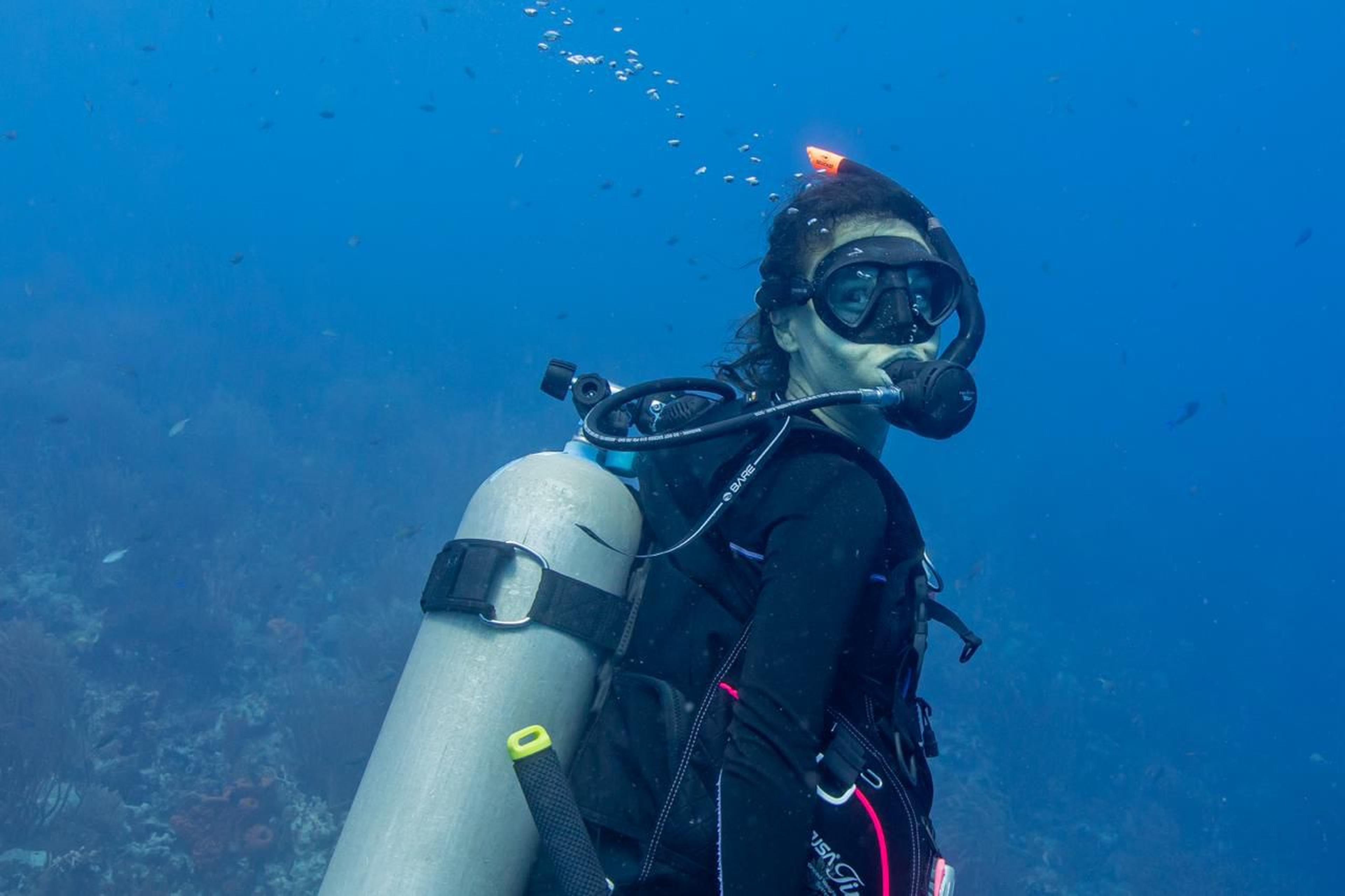Nathalie aan het duiken in Bonaire