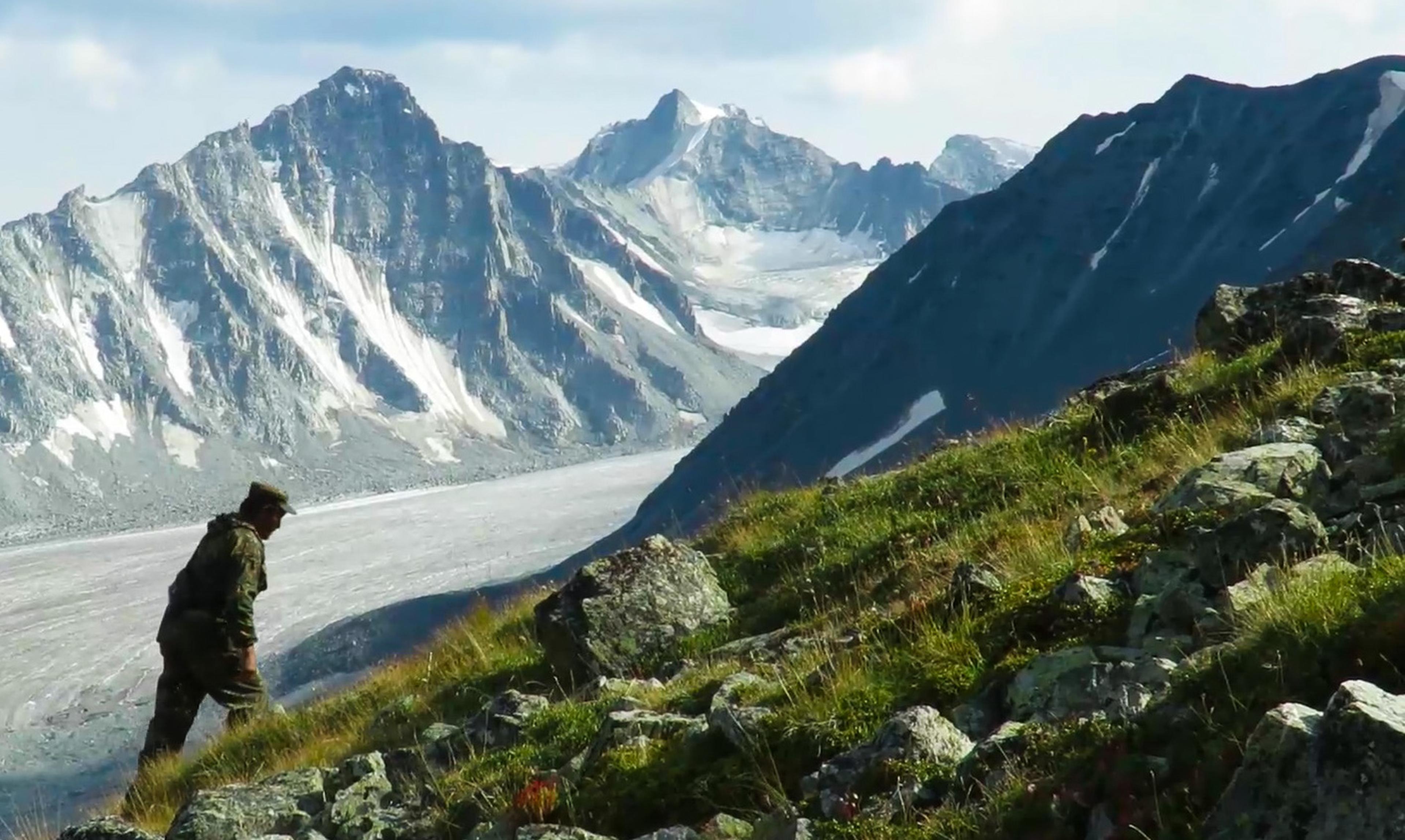 De rangers tijdens veldonderzoek in Ukok Plateau