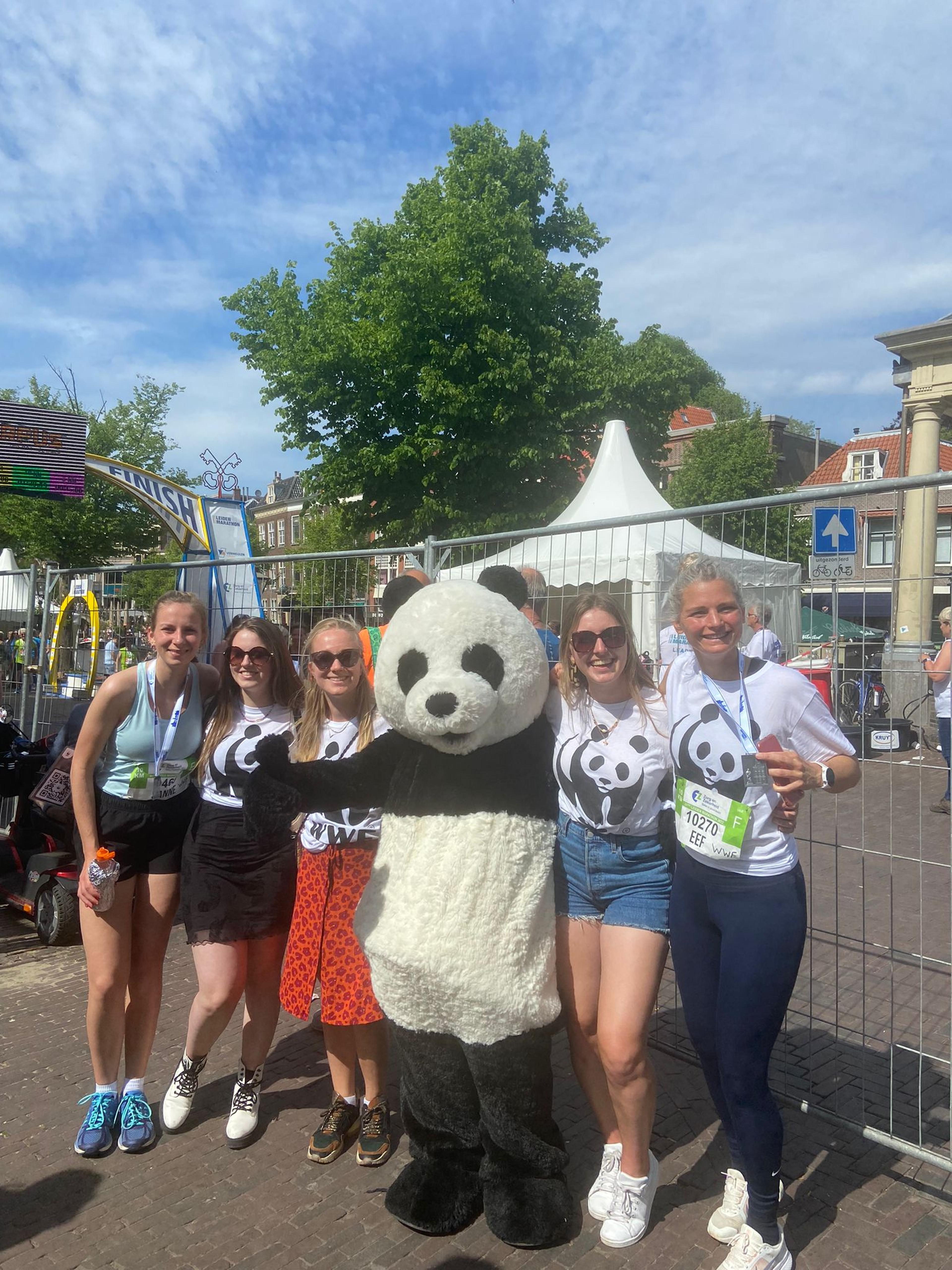 WWF-regioteam Haaglanden bij de marathon in Leiden