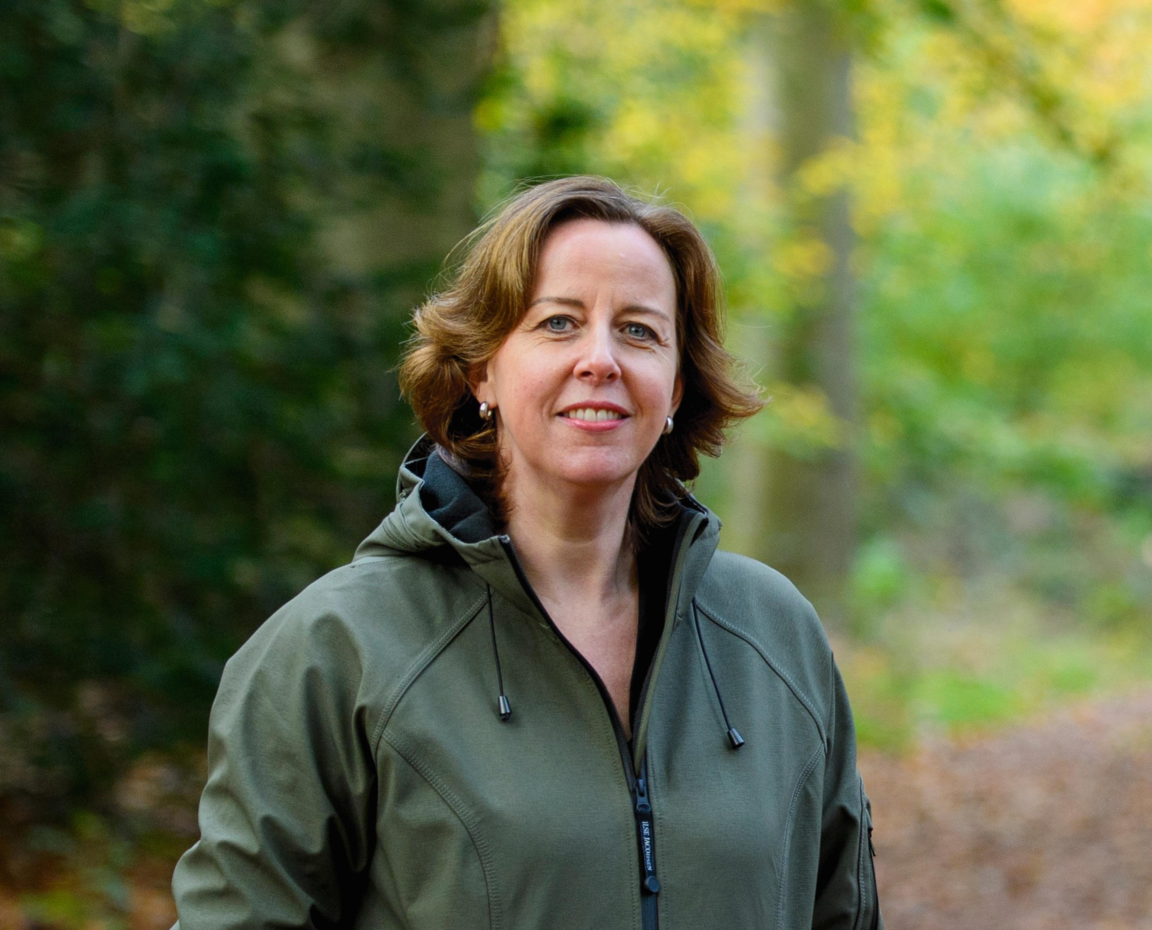 Kirsten Schuijt in bos