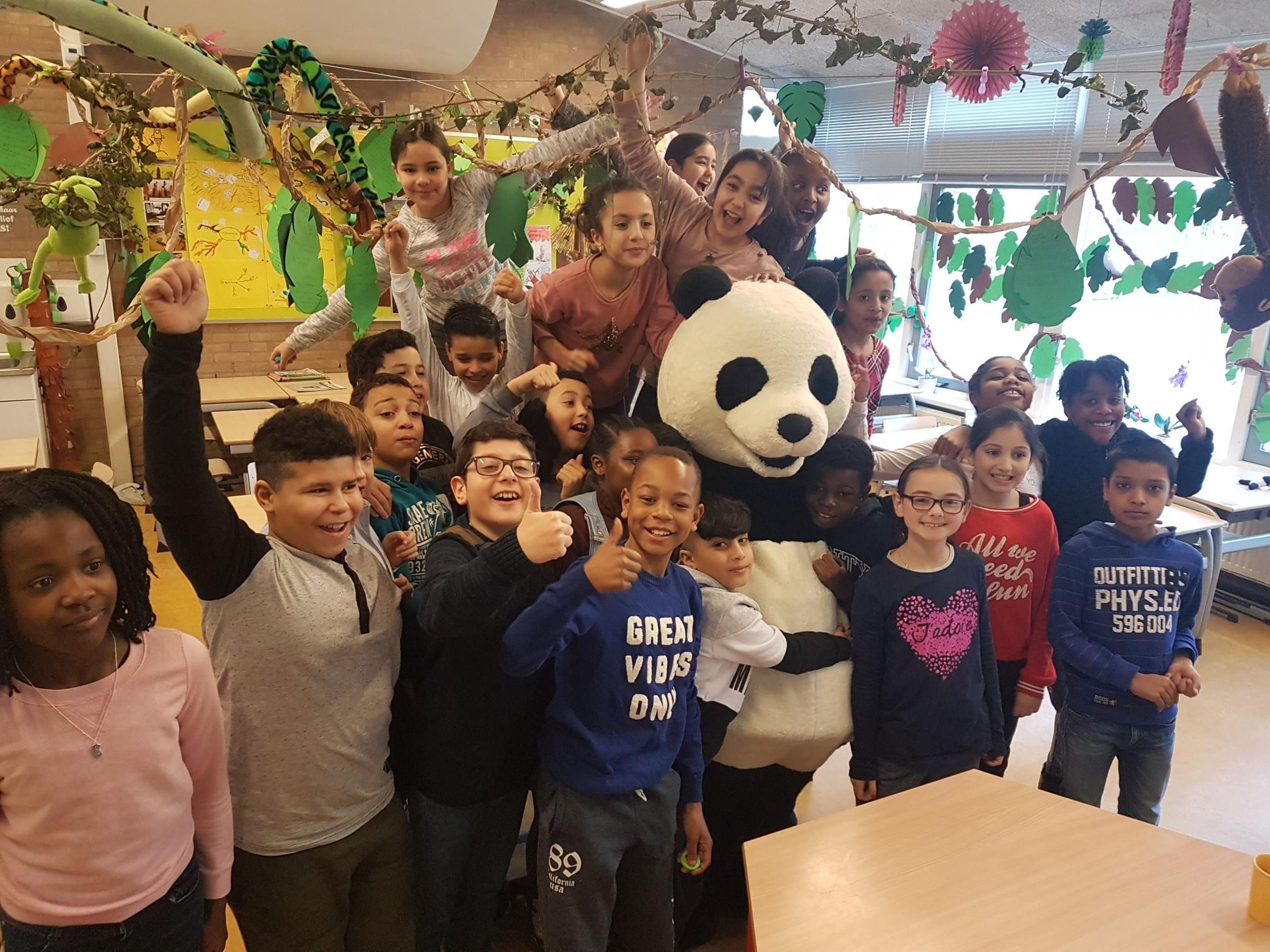 kinderklas en WWF pandabeer