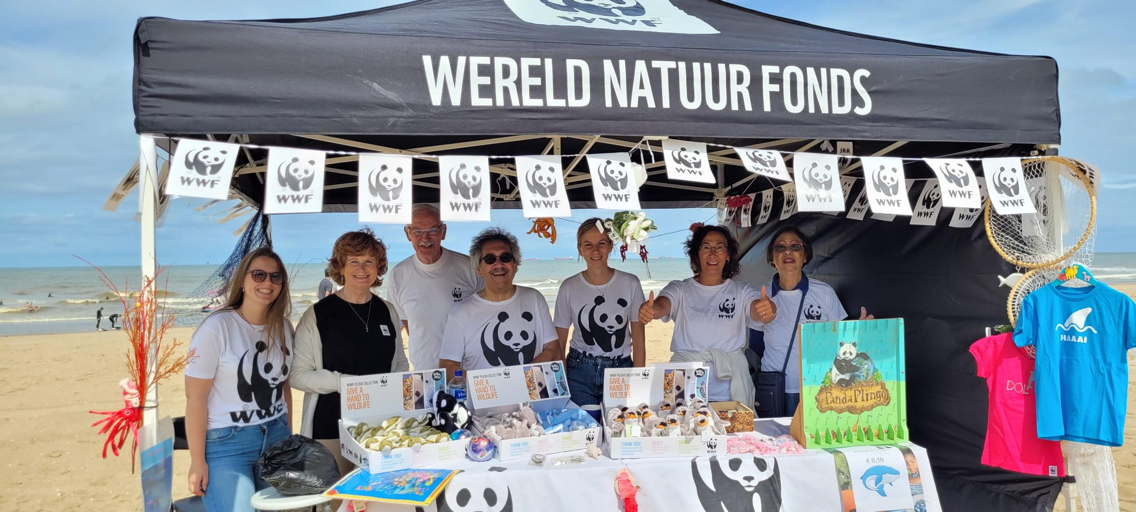 WWF-regioteam Haaglanden op het strand