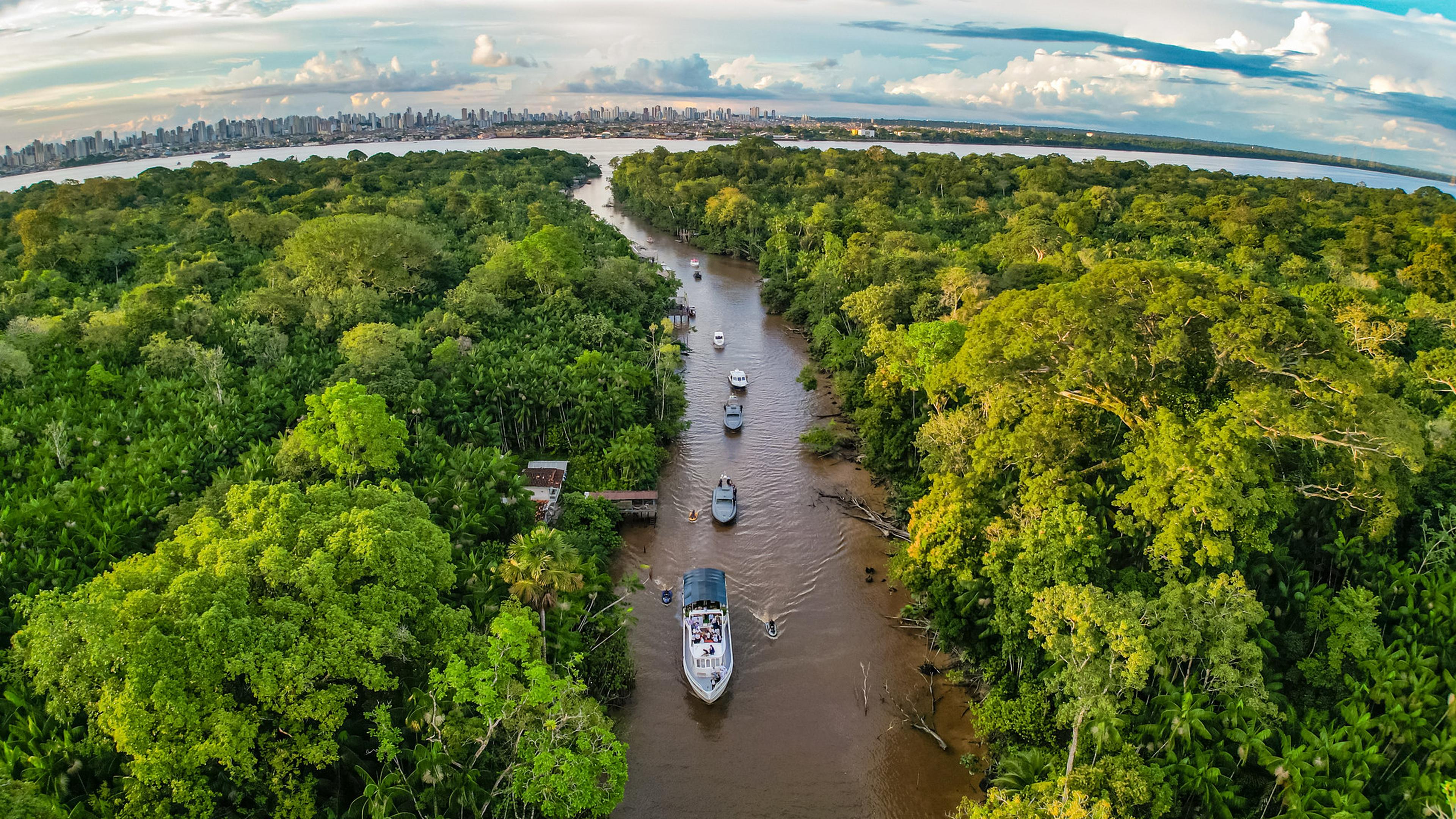 Zicht op Belém, aan de monding van de Amazone rivier.