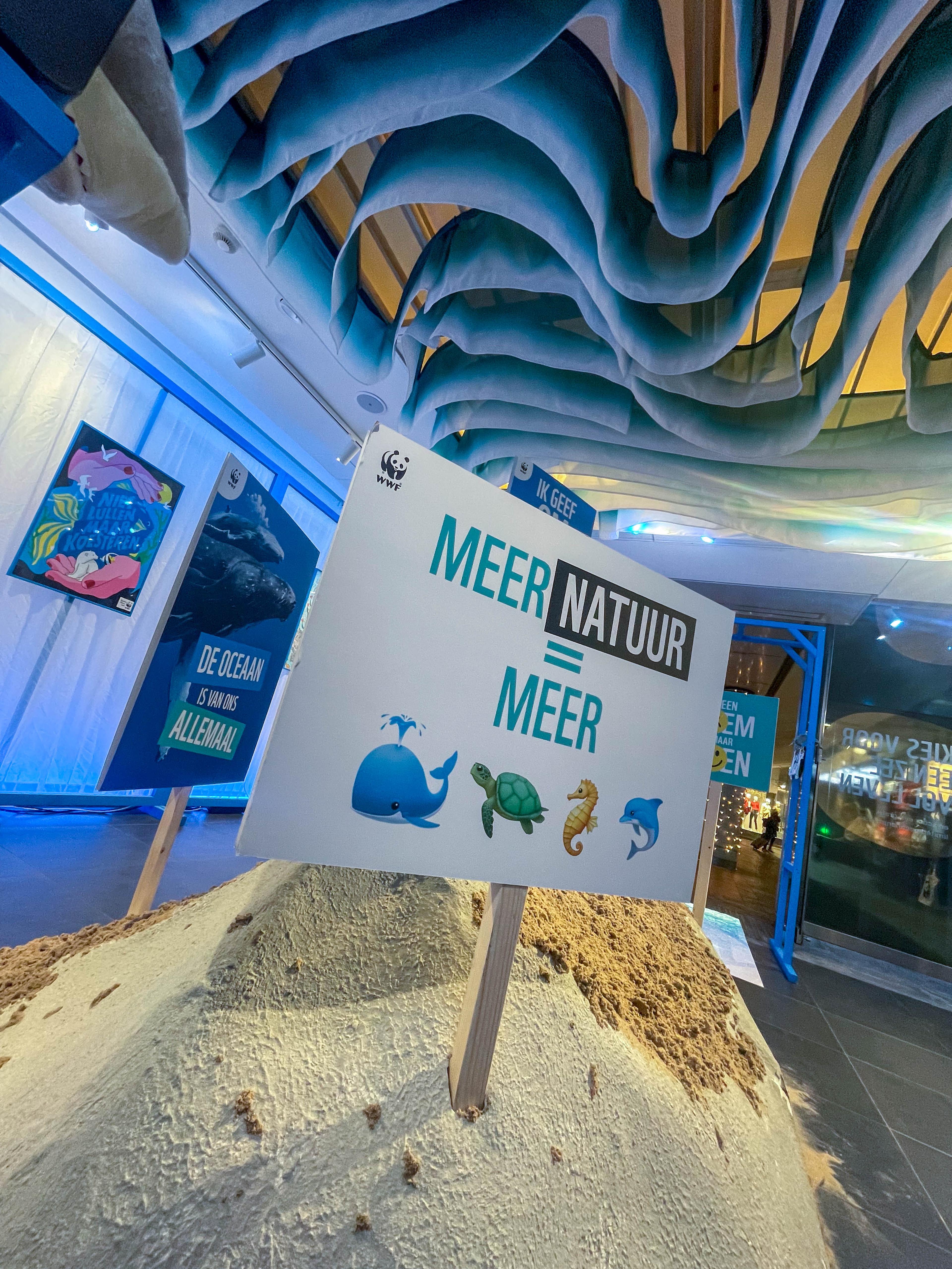 Meer natuur bord in WWF pop-up store Rotterdam Centraal