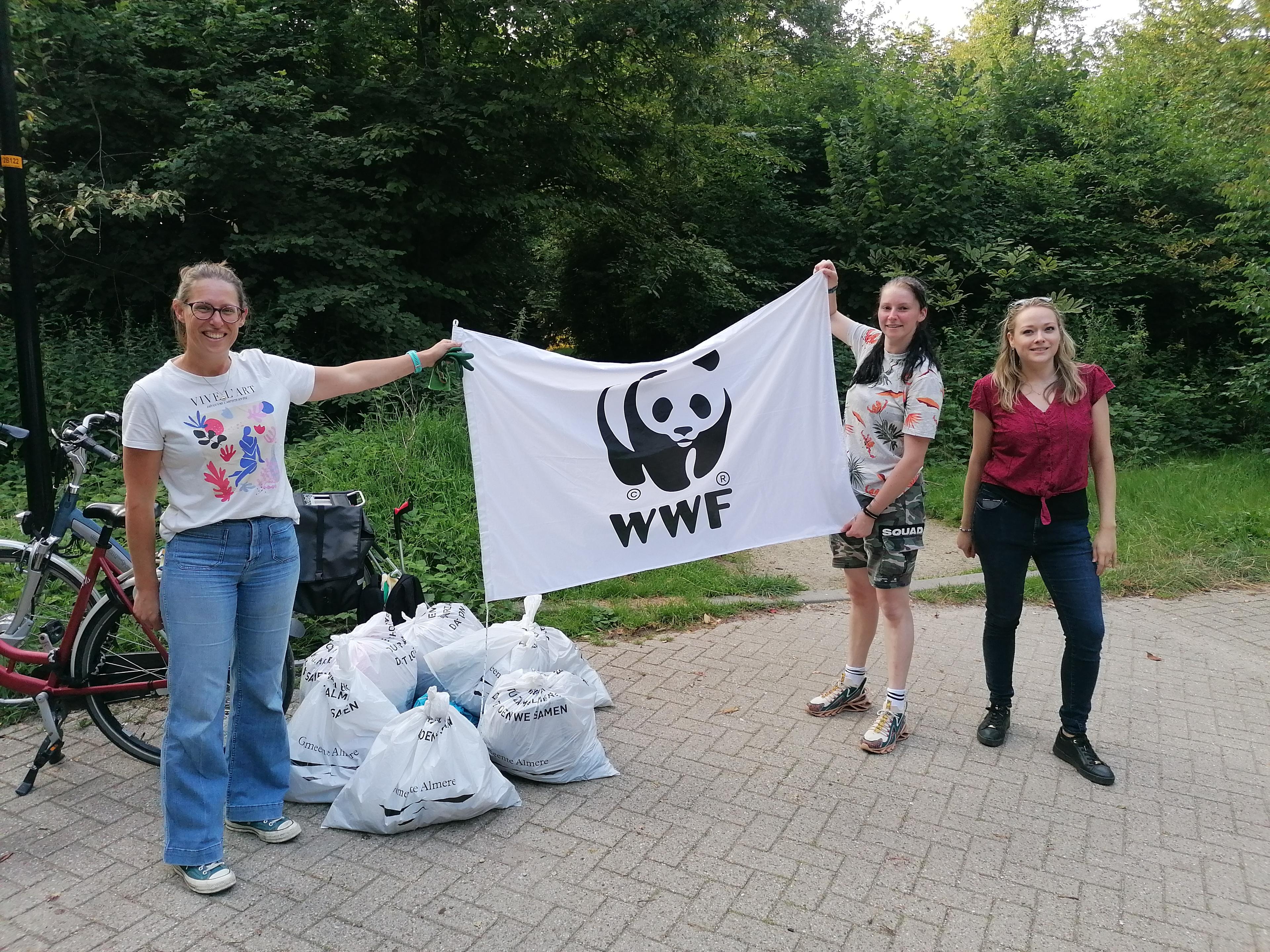 WWF-clean-up in regio Flevoland