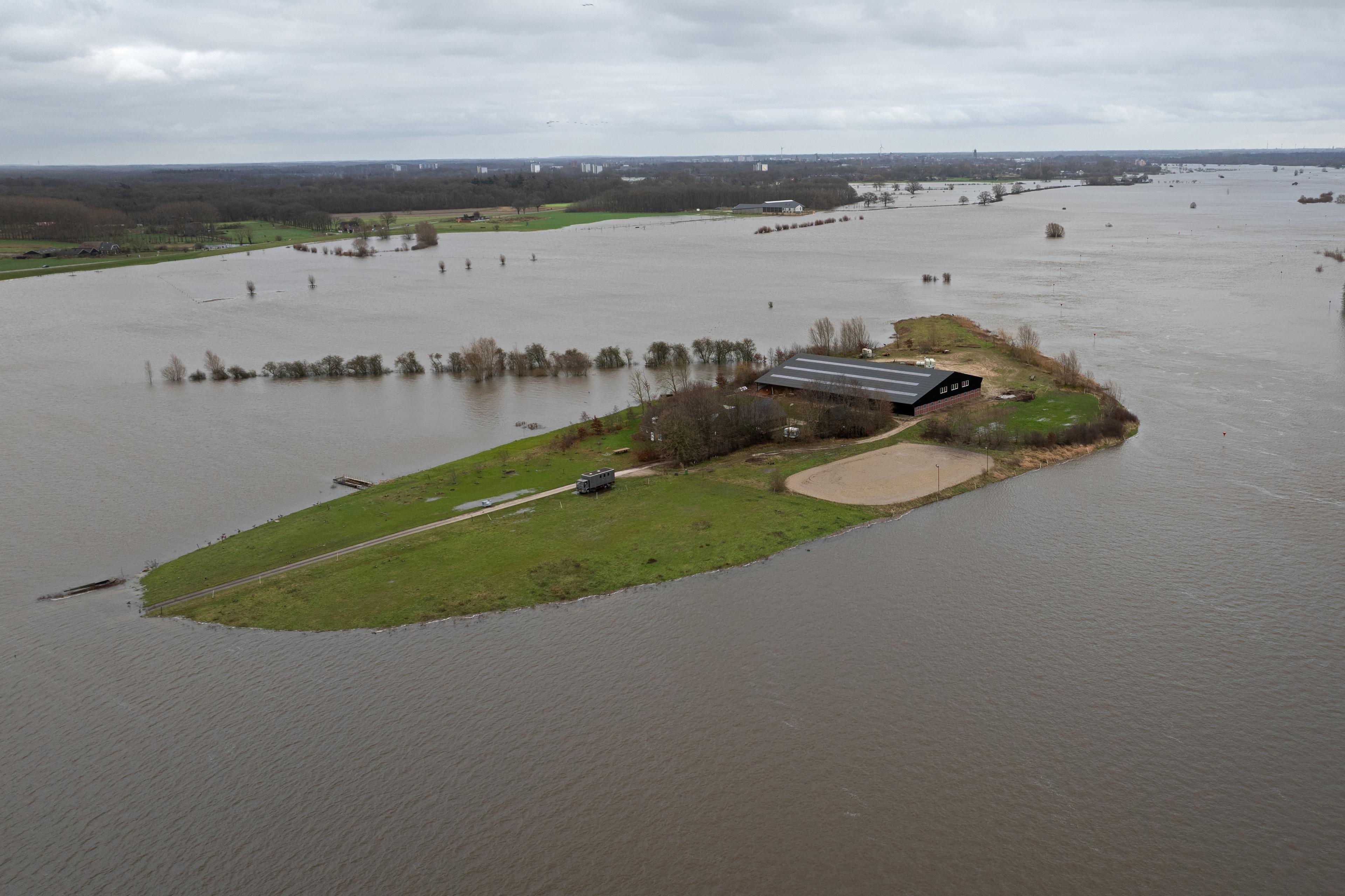 boerderij loopt bij onder water
