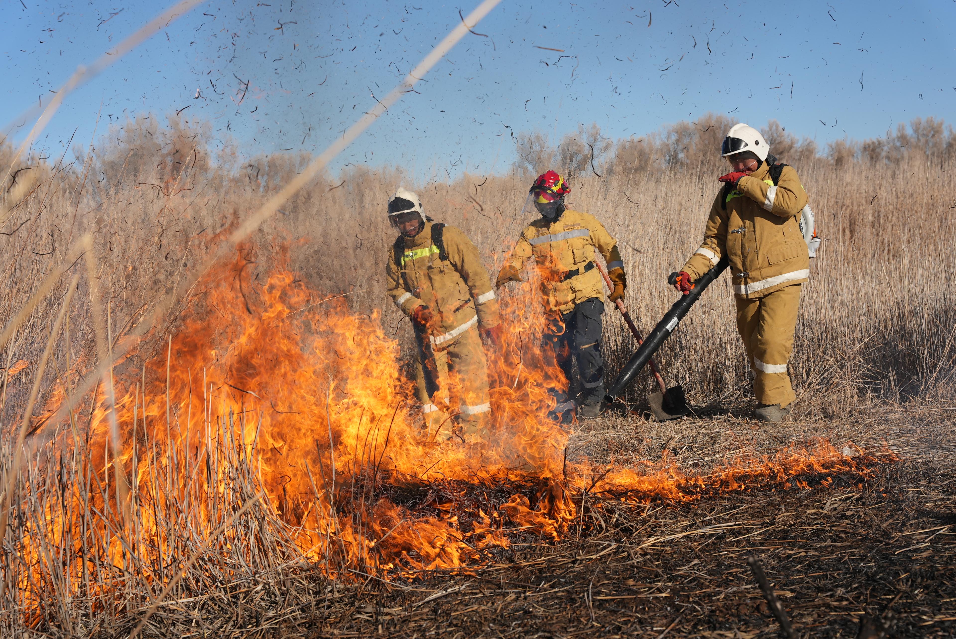 Brandweertraining in het Ili Balkhash Reserve