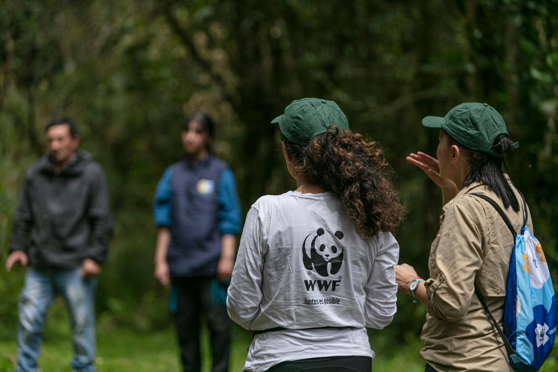 Medewerkers van WWF zijn aan het werk in Colombia