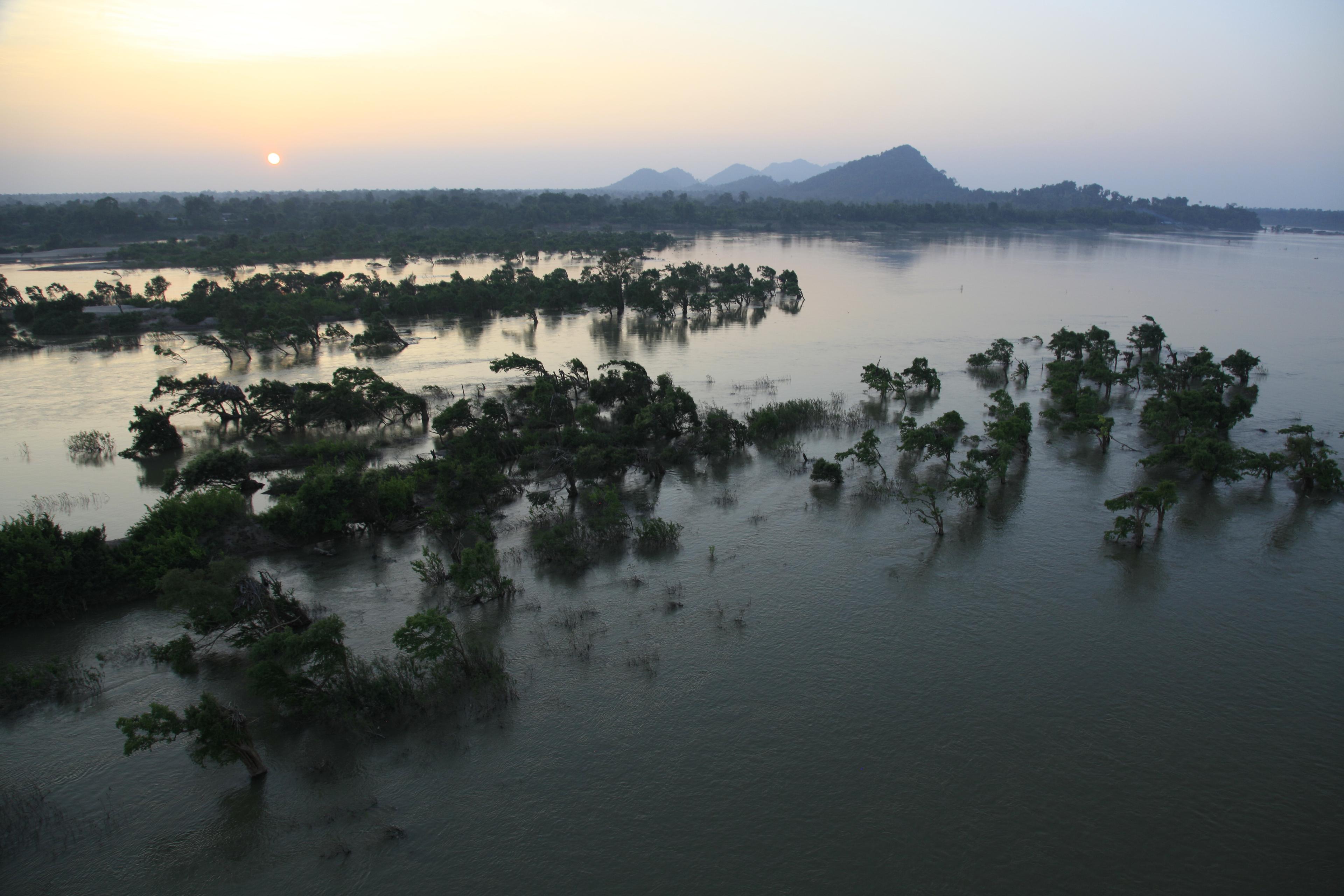 onder water gelopen mekong