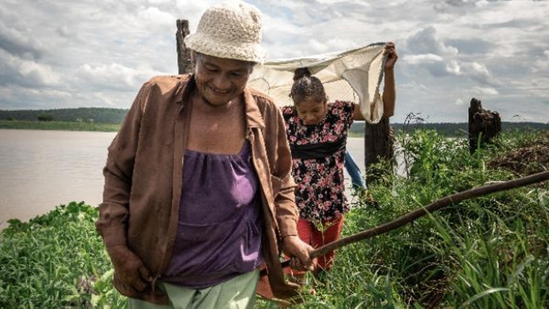 Local communities 2 women in the field