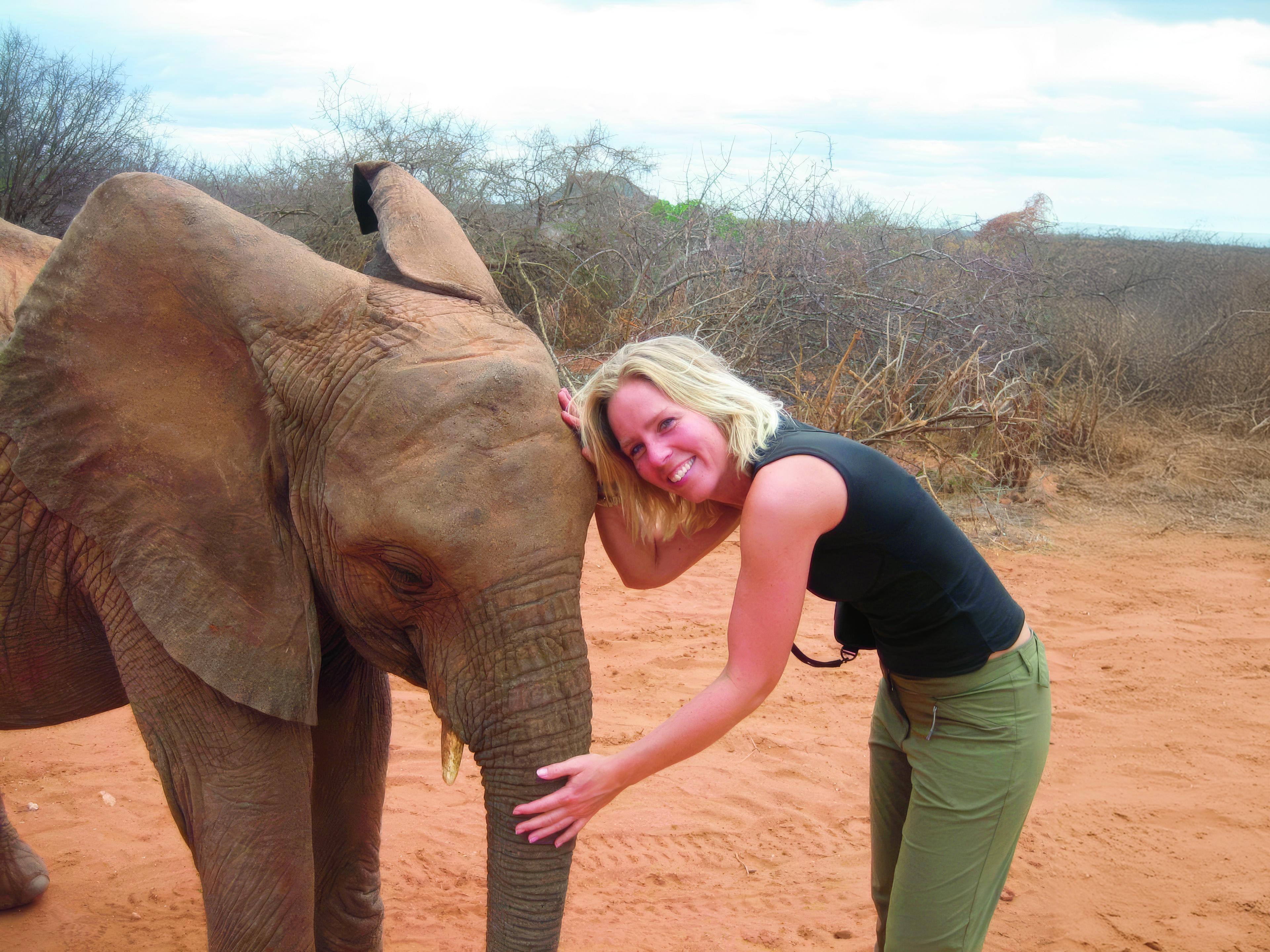 Pauline Verheij met olifant