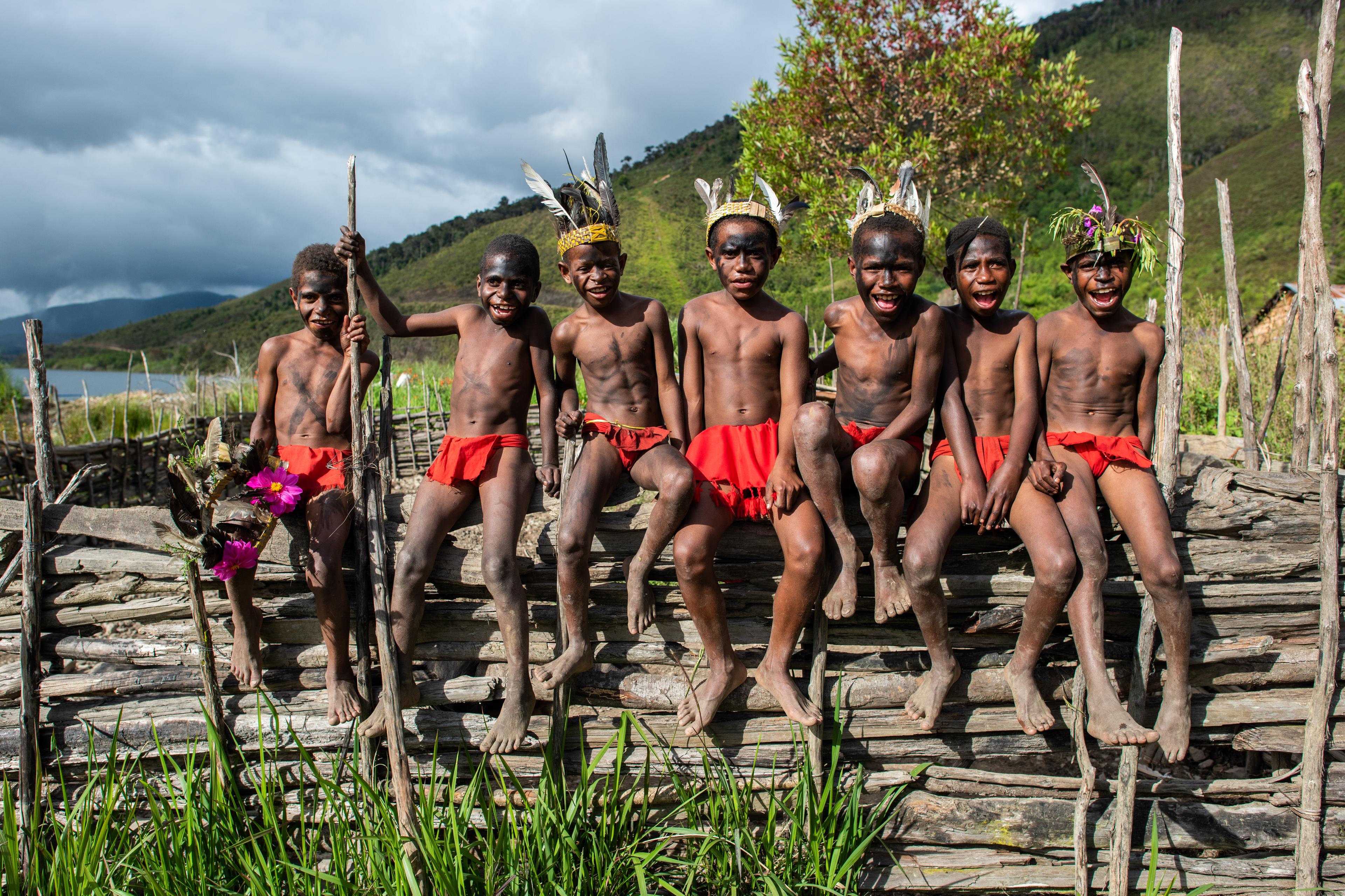 Groep kinderen Papoea Nieuw Guinea