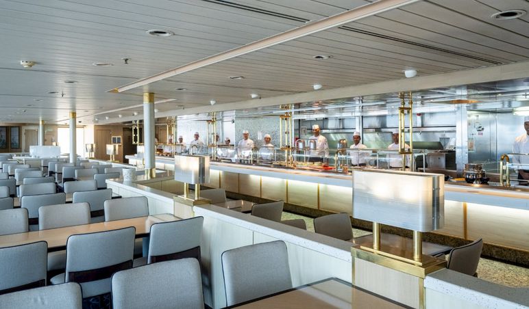 Belle Ille Buffet Restaurant Renaissance