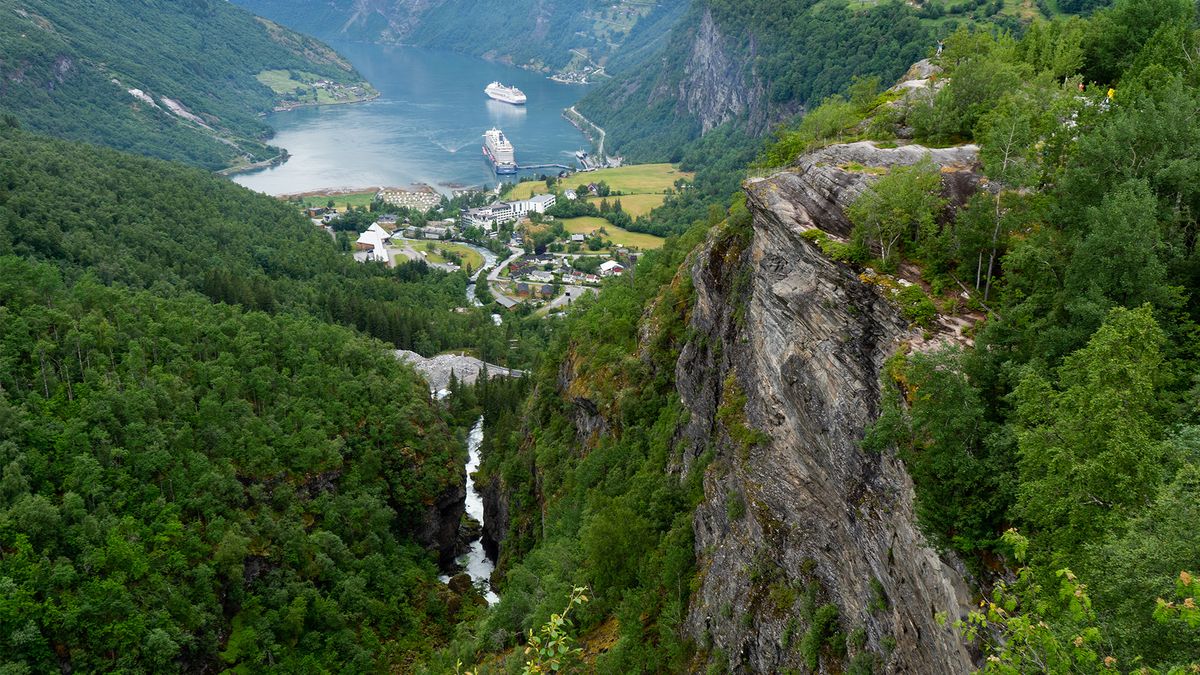 Summertime in Norway - Coastal Towns & Fjordland Villages