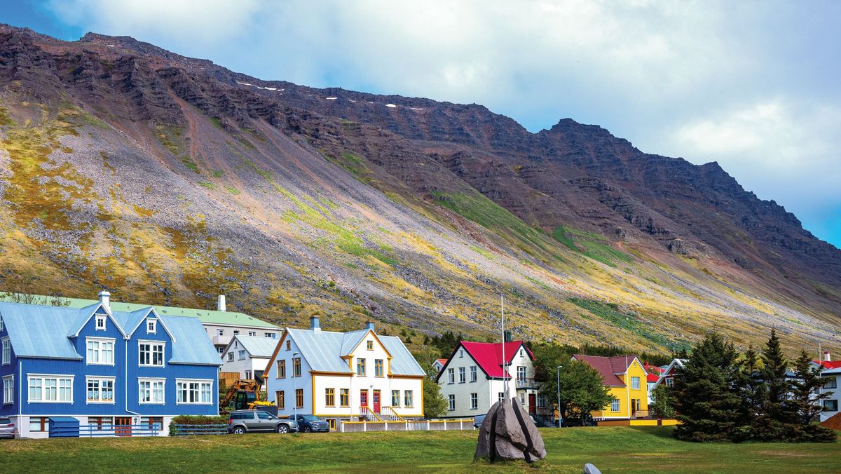 Glaciers, Geysers & Waterfalls of Iceland