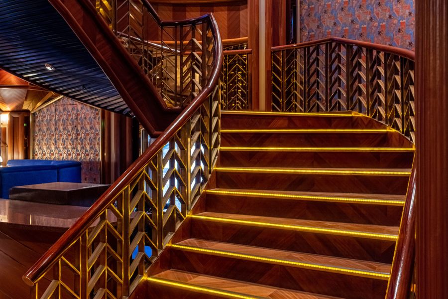 Renaissance Theatre La Belle Epoque
