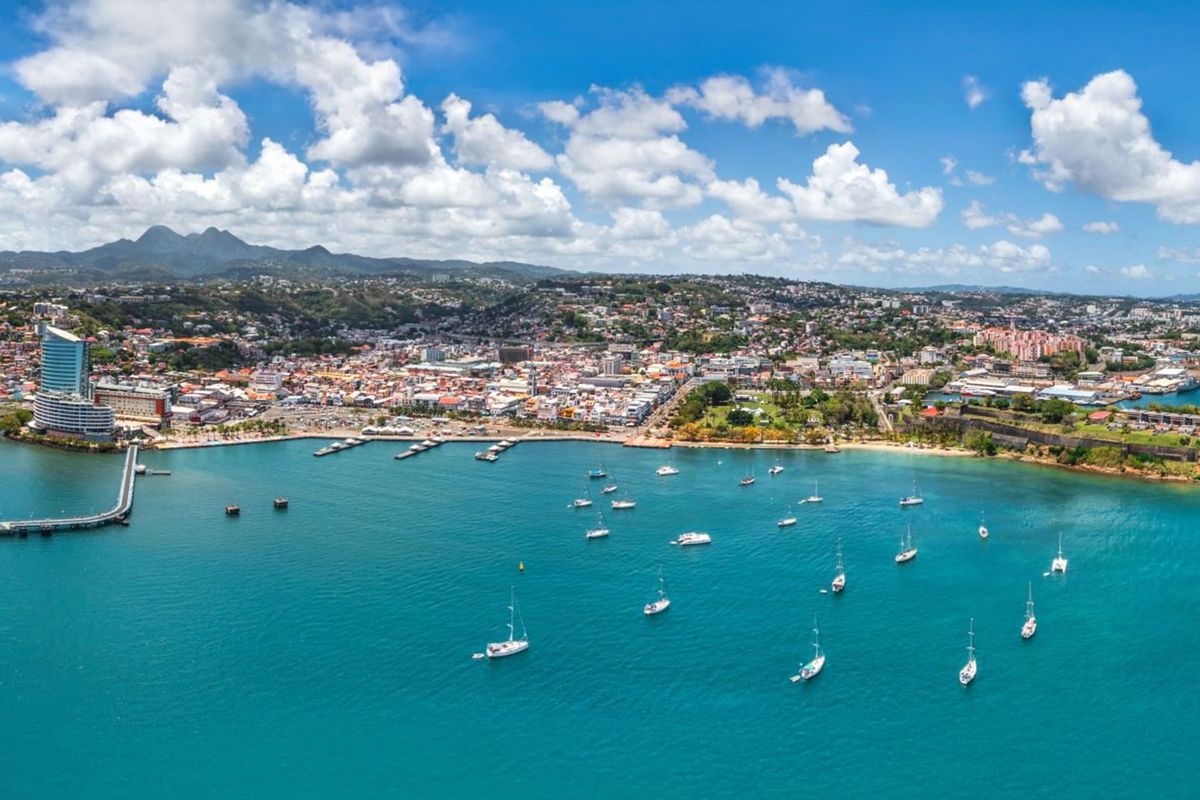 Caribbean Escape - Shores of Paradise