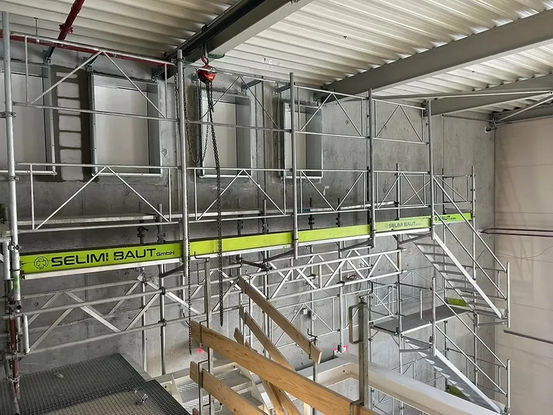 Arbeitsgerüst in einem Hochregallager
