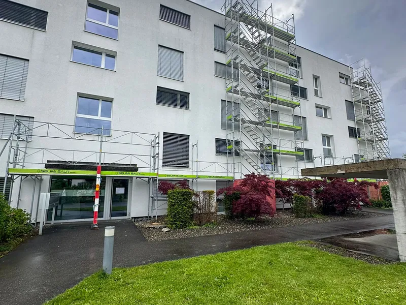 Fassadensanierung an einem Mehrfamilienhaus