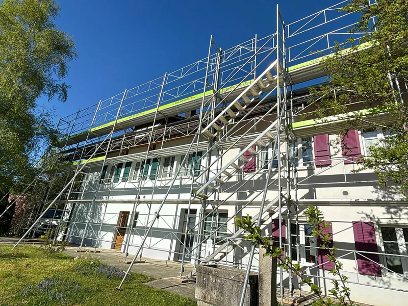 Einrüstung für die Renovation eines Einfamilienhauses