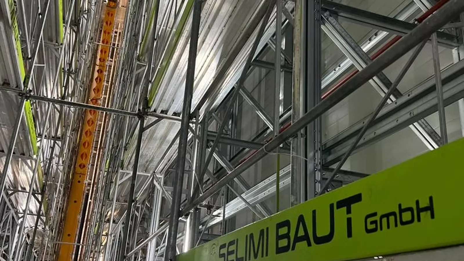 Arbeitsgerüst in einem Hochregallager
