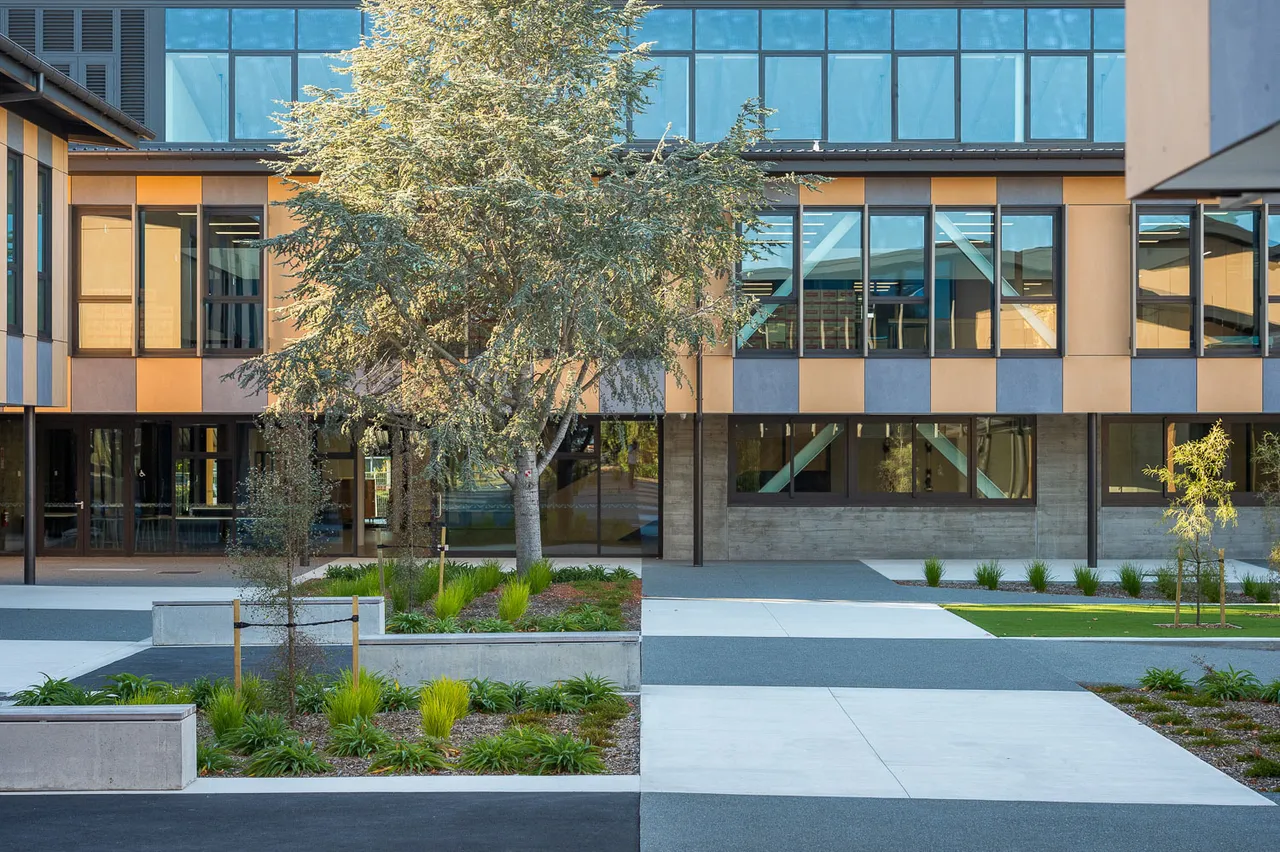 Linwood College Case Study Web 2