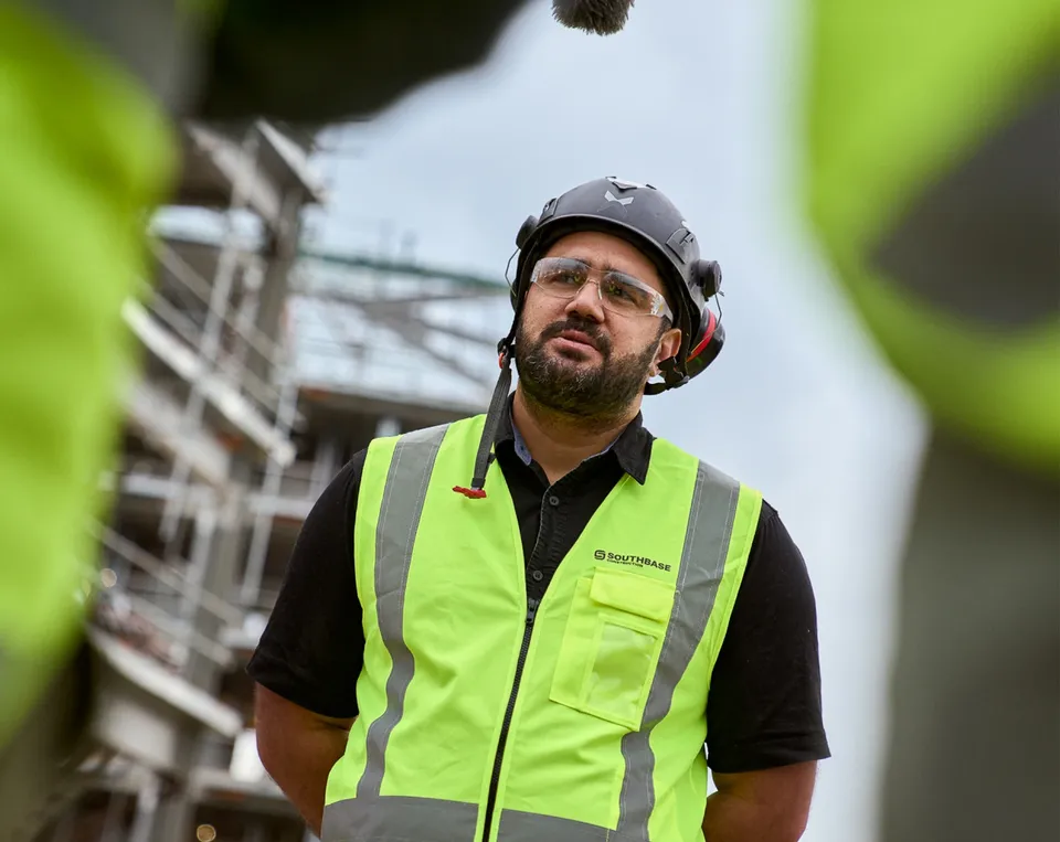 Managing contractor model