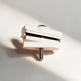 Soporte Euro para iluminarias pesadas