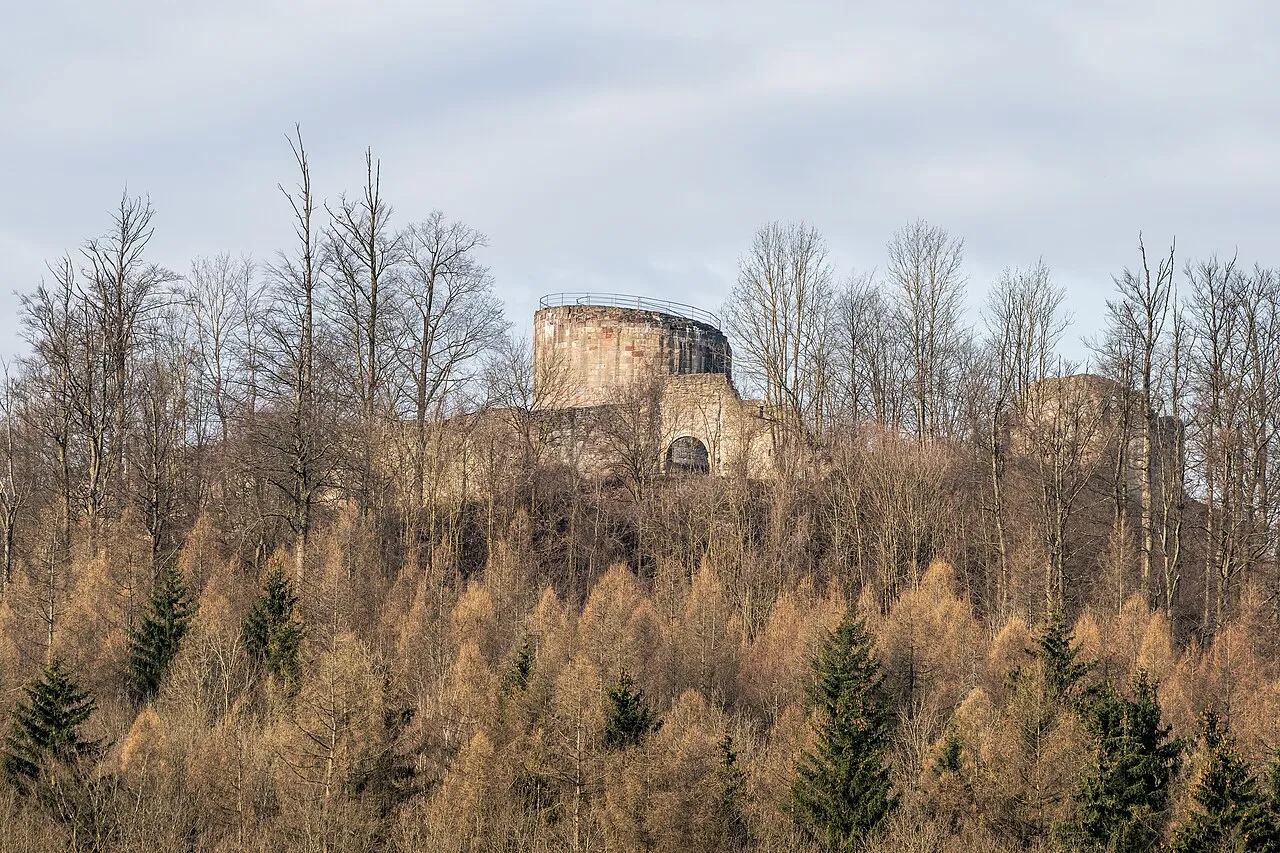 View of Burgruine Henneberg
