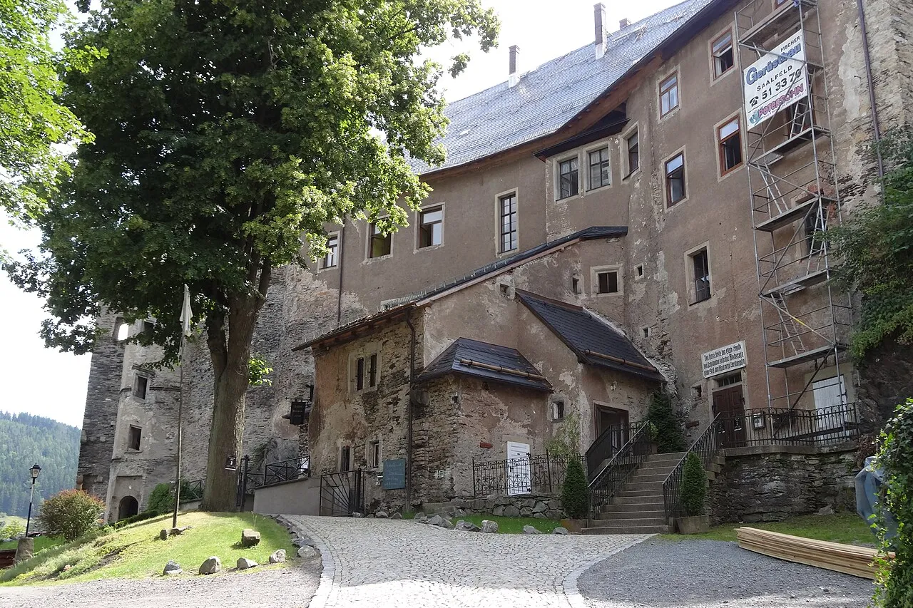 View of Schloss Wespenstein