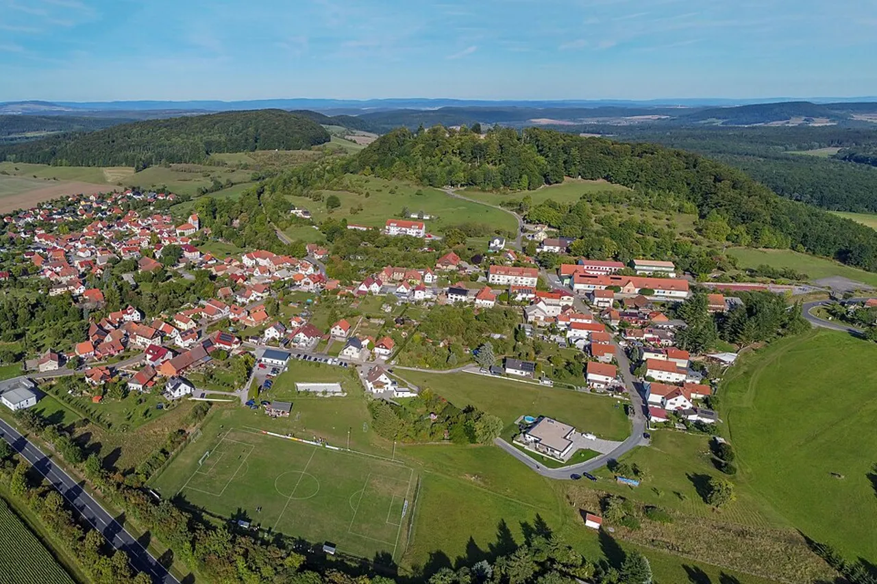 View of Burgruine Henneberg