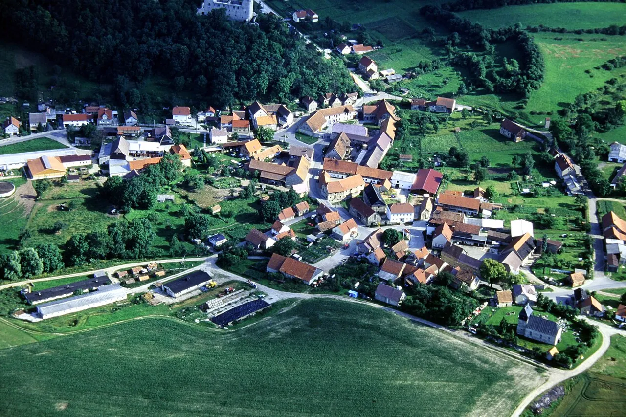 View of Burgruine Ehrenstein