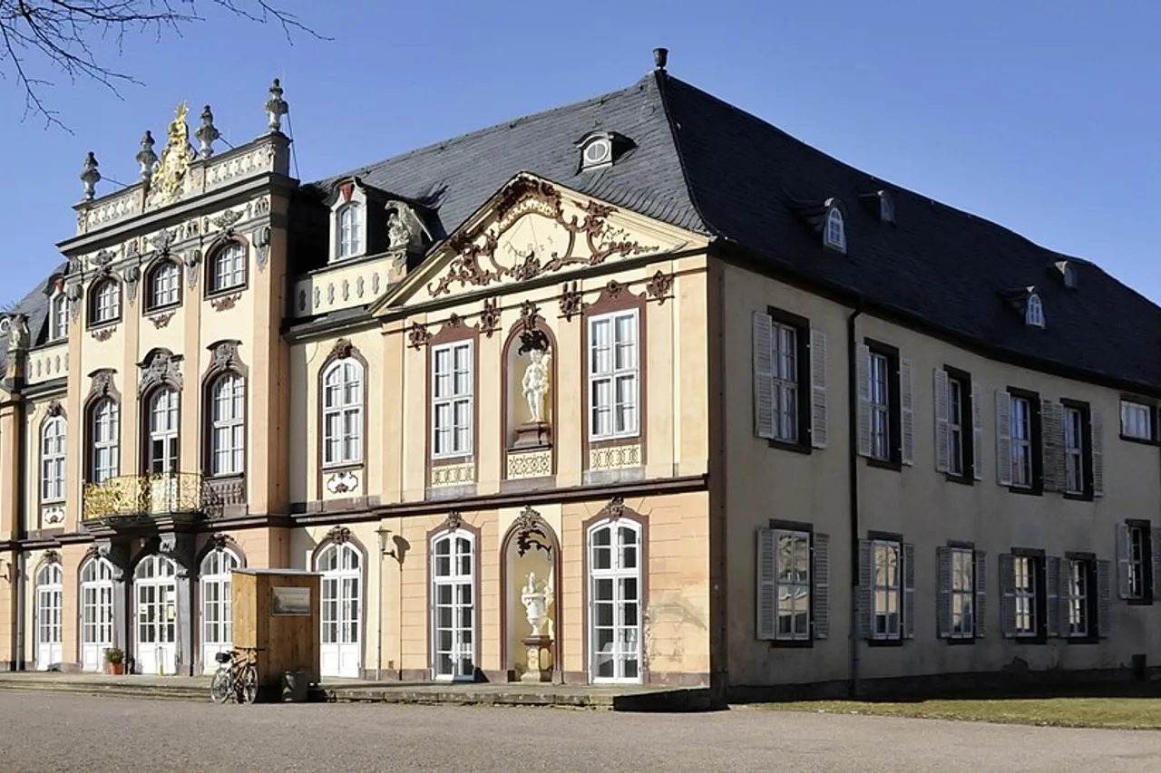 View of Schloss Molsdorf