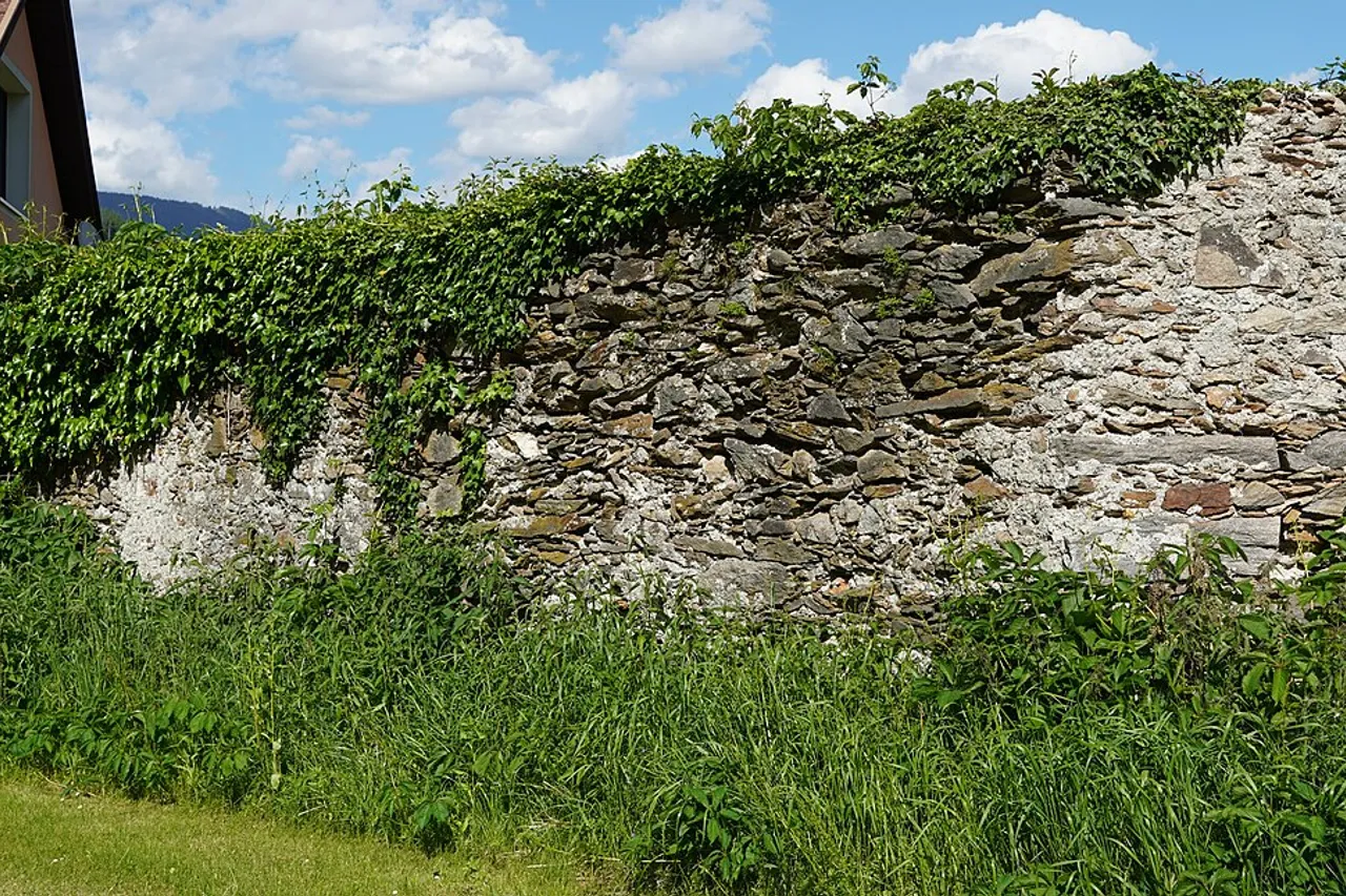View of Obere und Untere Sachsenburg